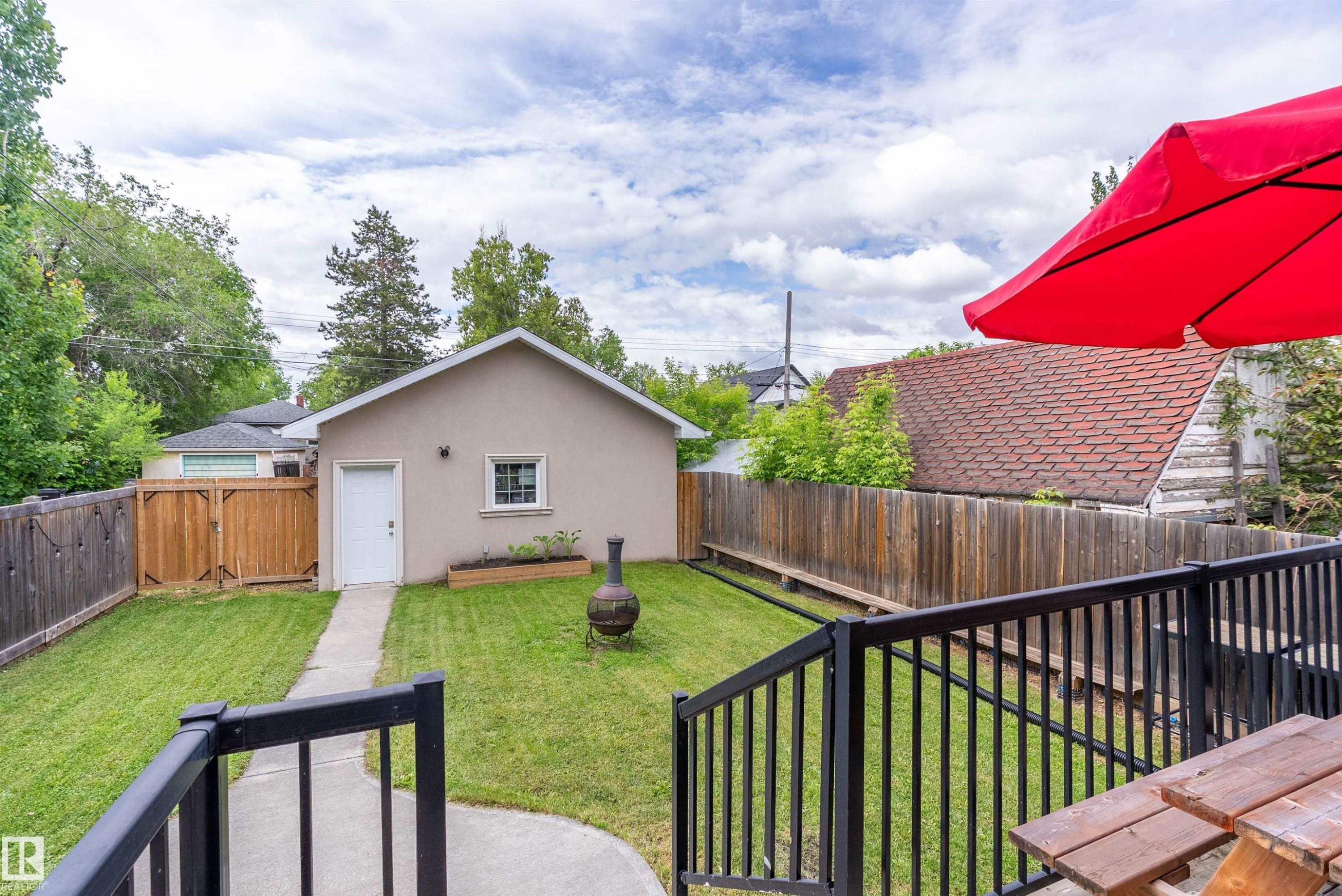 10623 75 Avenue Nw, Edmonton, AB