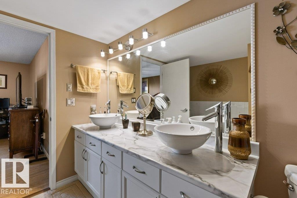 #307 3 Perron St, St. Albert, AB - Indoor Photo Showing Bathroom