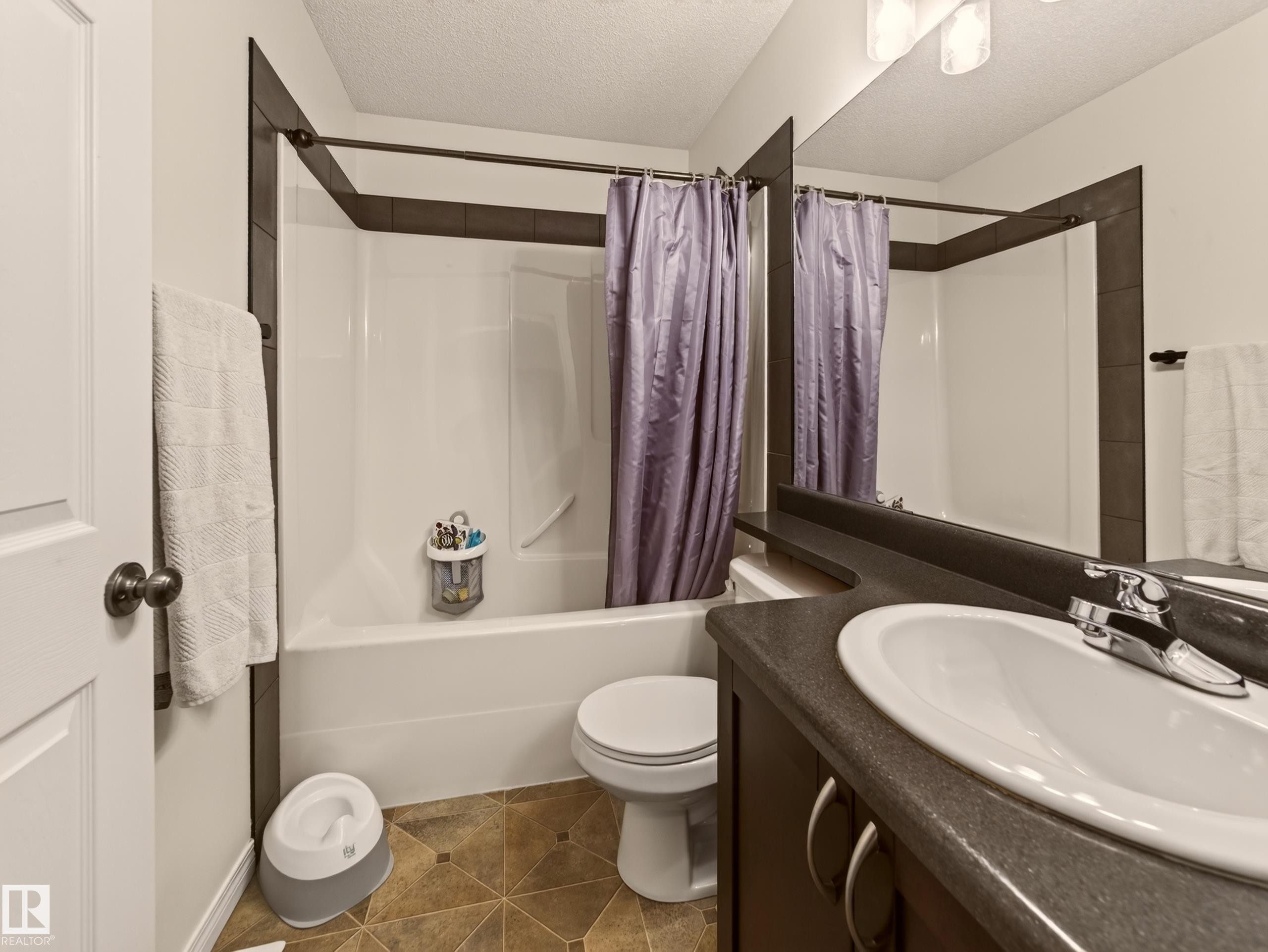 21315 58 Avenue Nw, Edmonton, AB