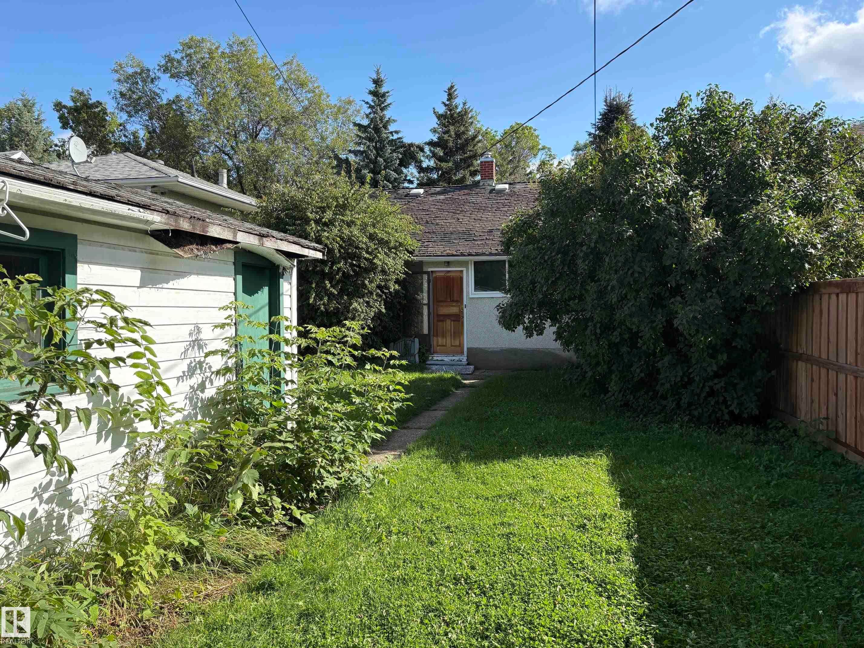 11216 68 Street Nw, Edmonton, AB