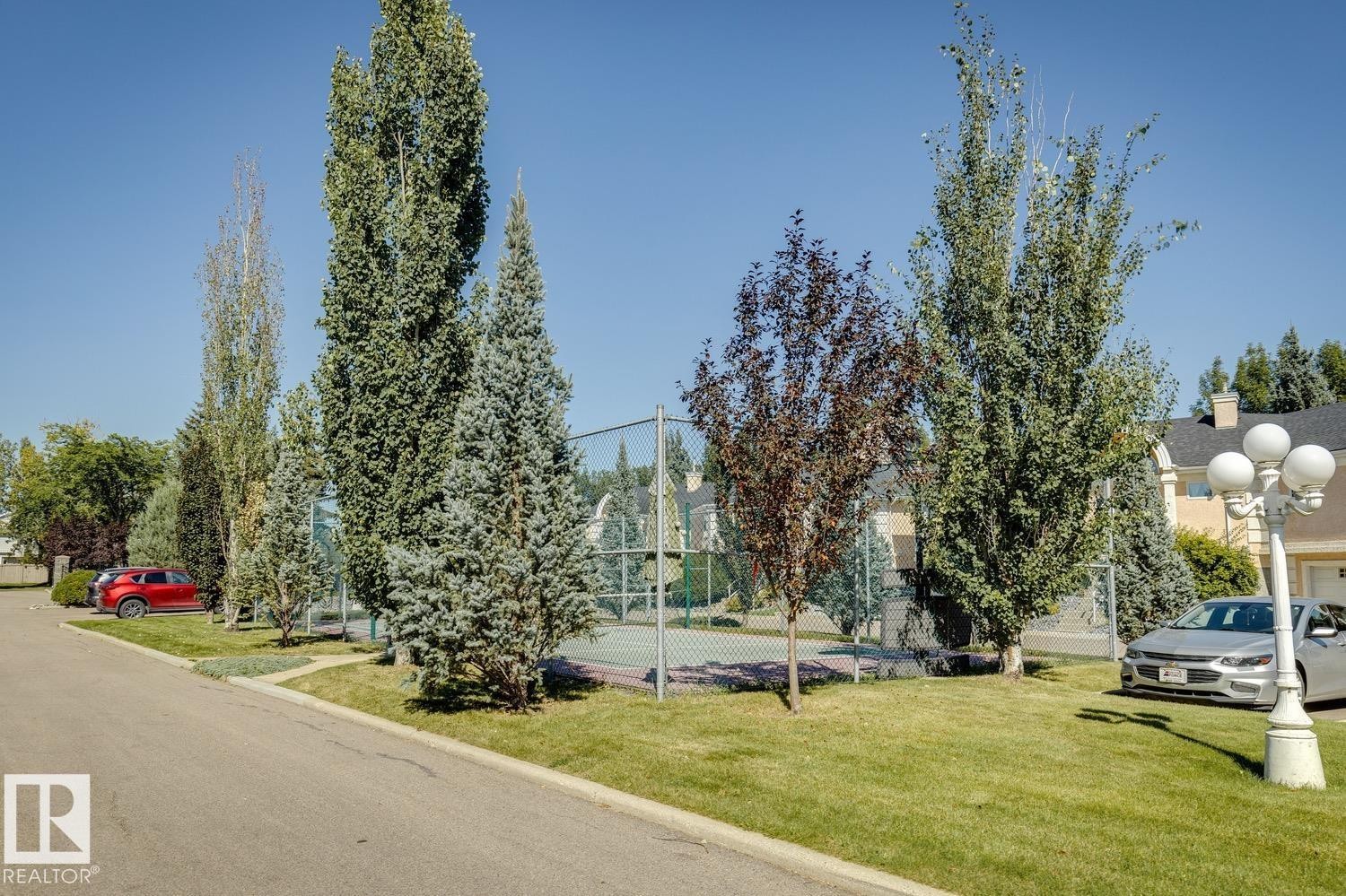 #8 11809 9B Av Nw, Edmonton, AB
