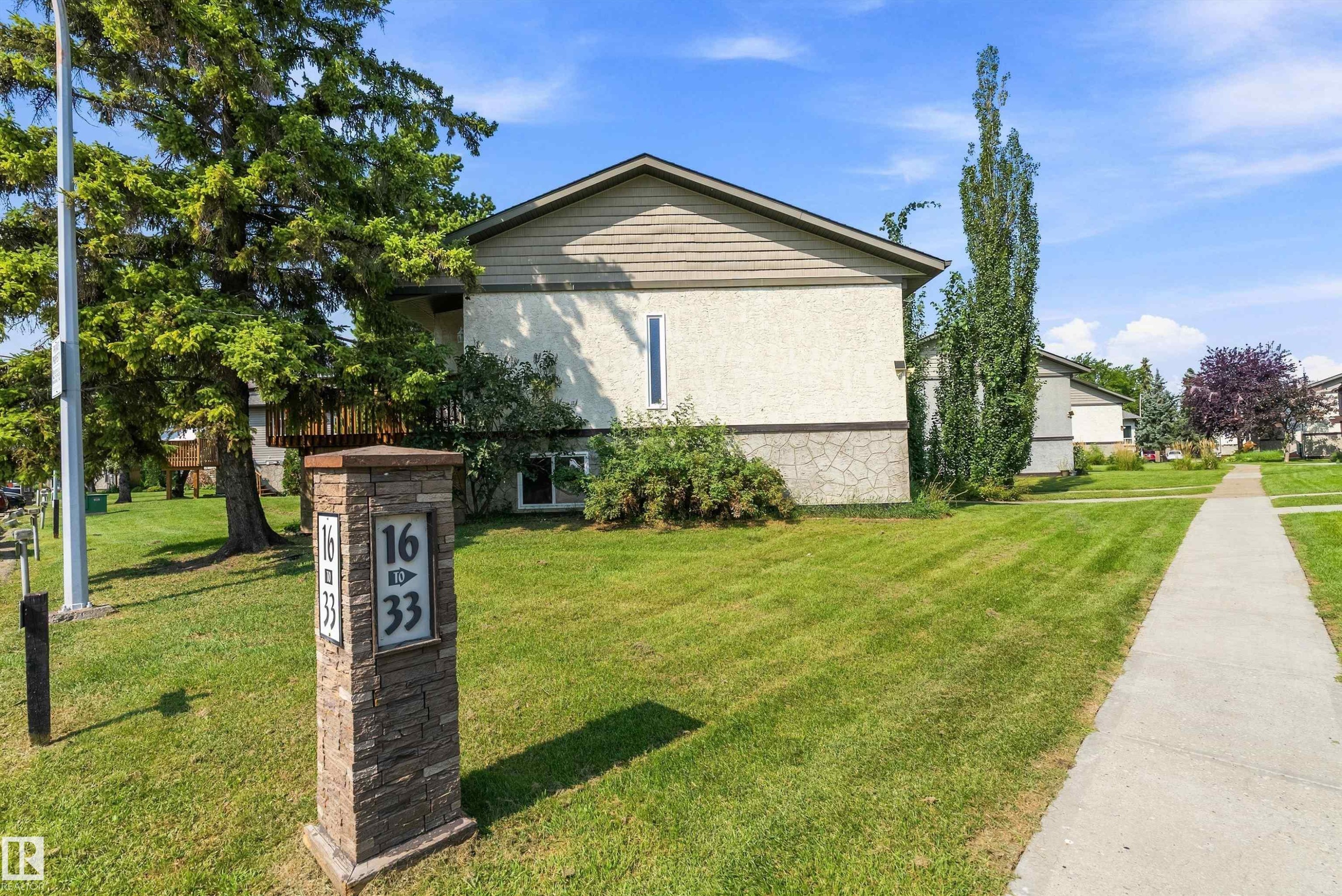33 Northwoods Village Nw, Edmonton, AB