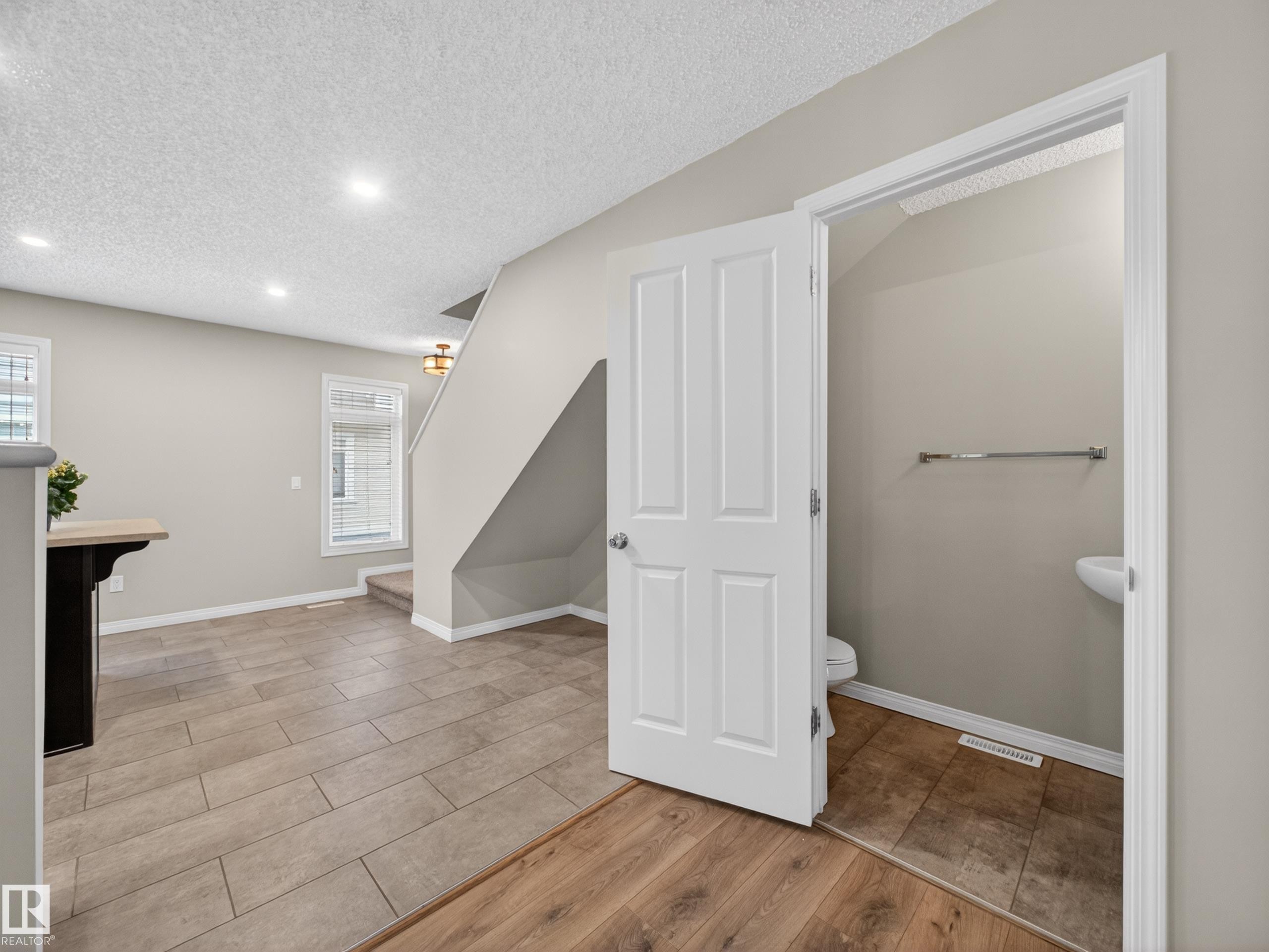 #31 1804 70 St Sw, Edmonton, AB