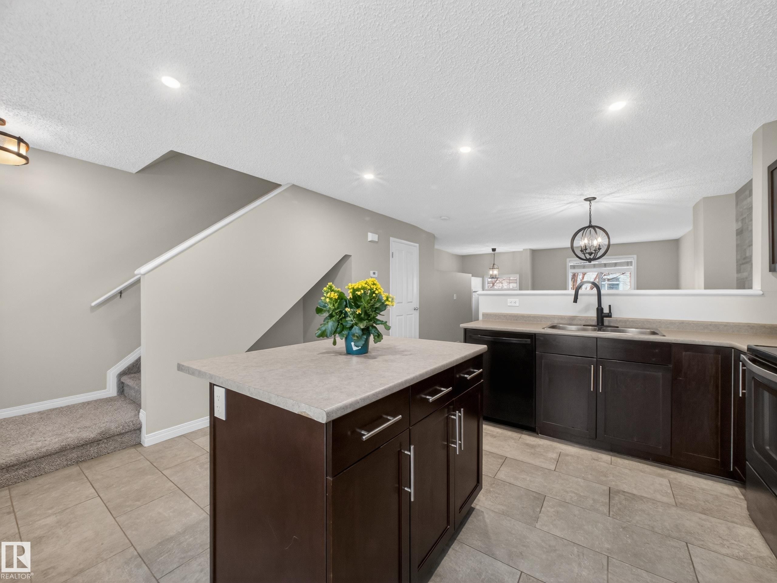 #31 1804 70 St Sw, Edmonton, AB