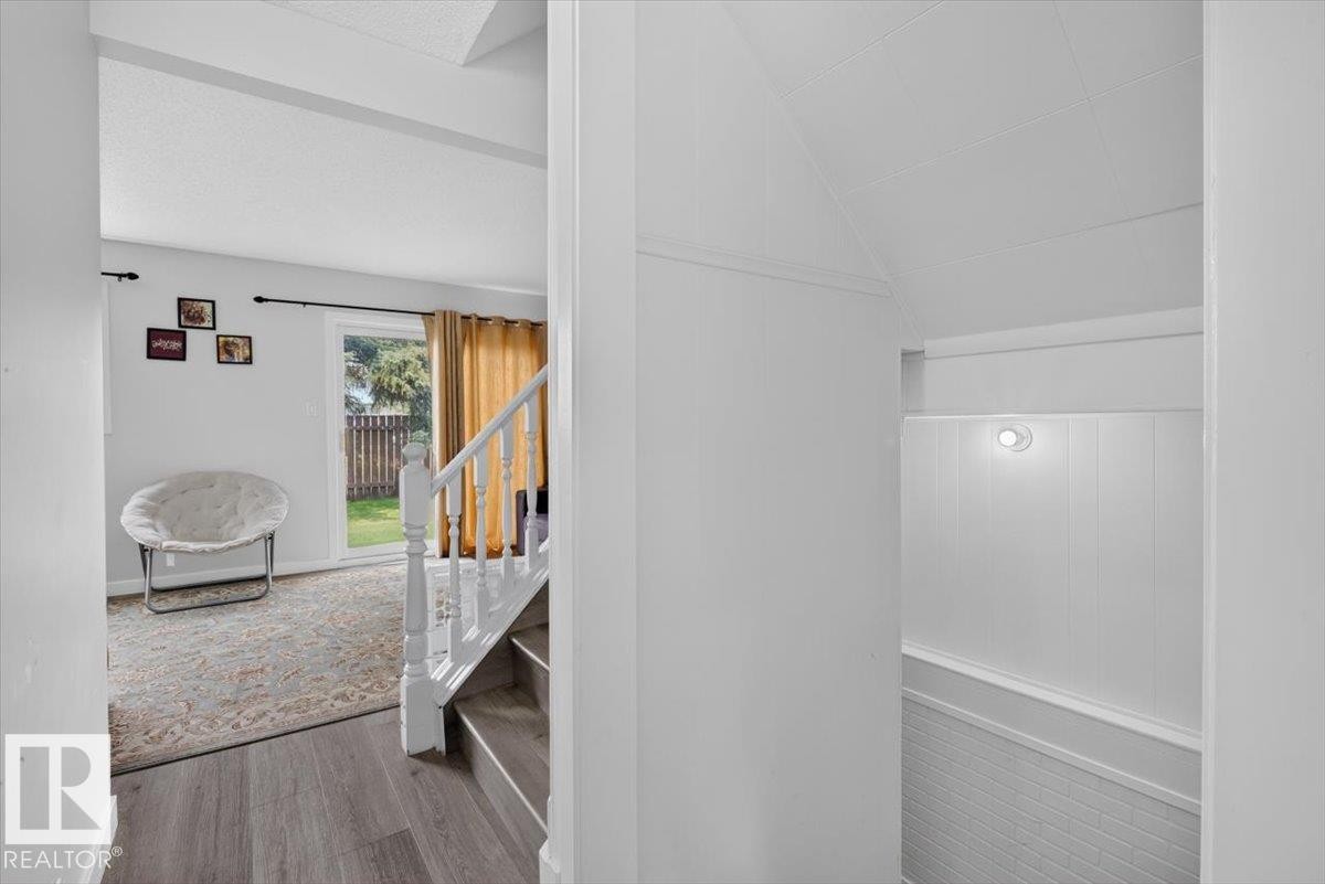 1096 Millbourne Road Nw, Edmonton, AB - Indoor Photo Showing Other Room