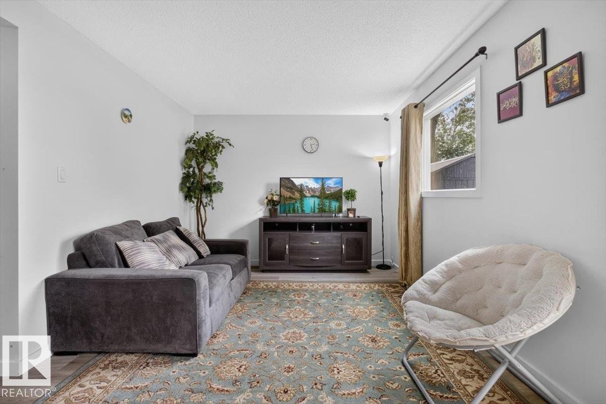 1096 Millbourne Road Nw, Edmonton, AB - Indoor