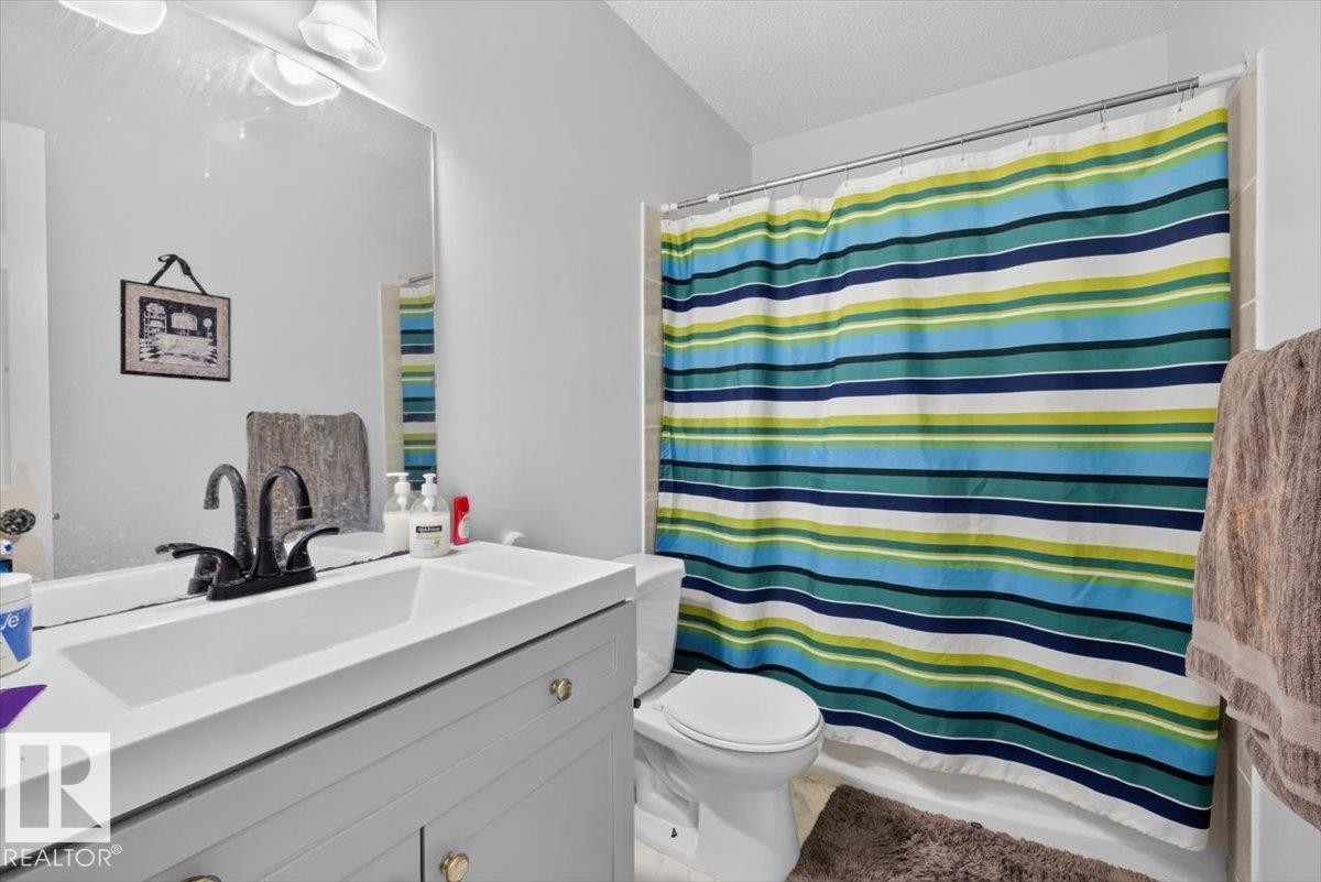 1096 Millbourne Road Nw, Edmonton, AB - Indoor Photo Showing Other Room