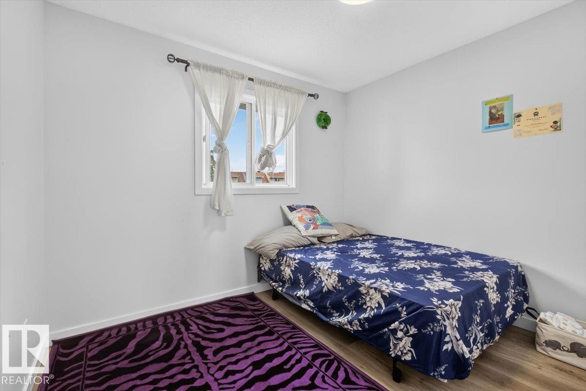 1096 Millbourne Road Nw, Edmonton, AB - Indoor Photo Showing Bedroom