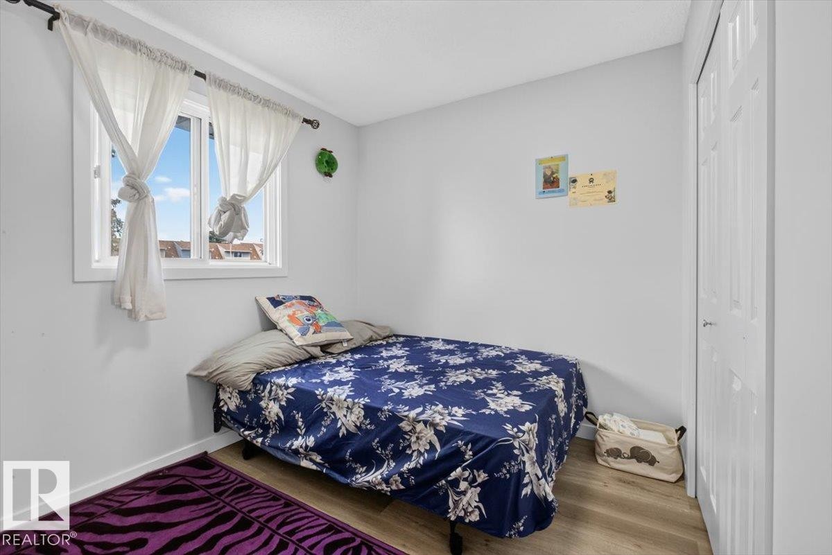 1096 Millbourne Road Nw, Edmonton, AB - Indoor Photo Showing Bedroom