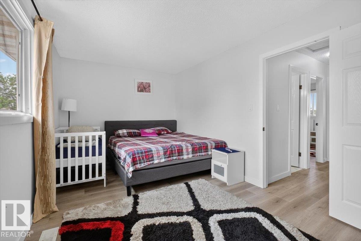 1096 Millbourne Road Nw, Edmonton, AB - Indoor Photo Showing Bedroom