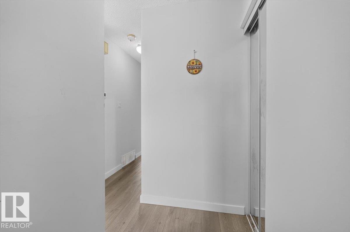 1096 Millbourne Road Nw, Edmonton, AB - Indoor Photo Showing Other Room