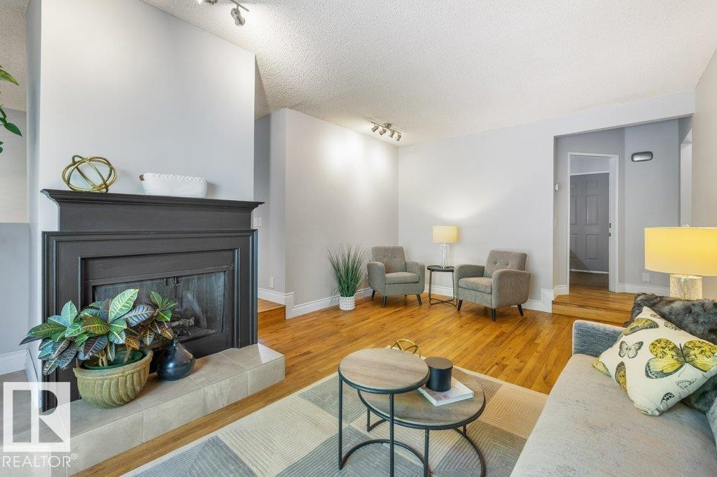 16715 98 Street Nw, Edmonton, AB