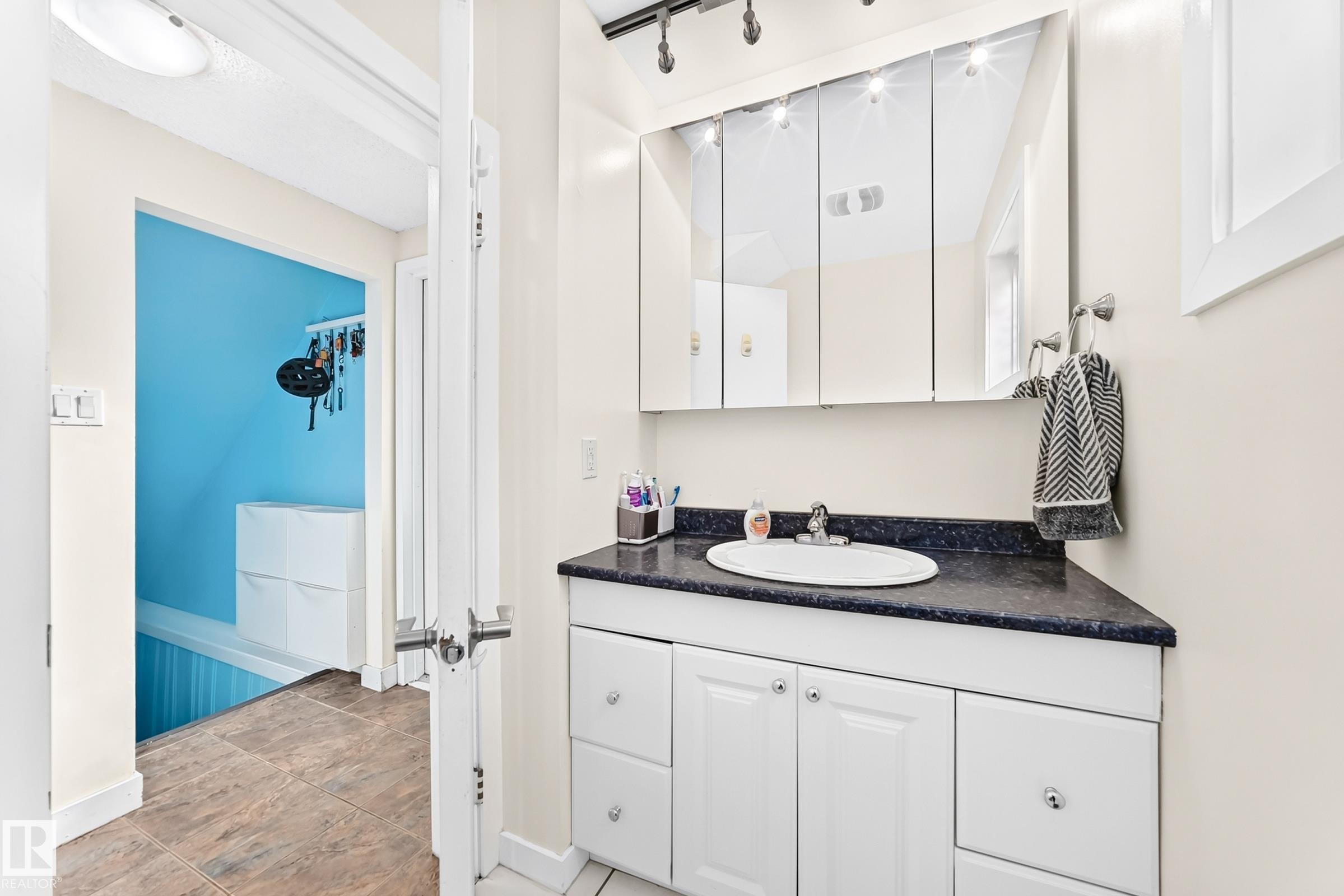 11211 40 Avenue Nw, Edmonton, AB