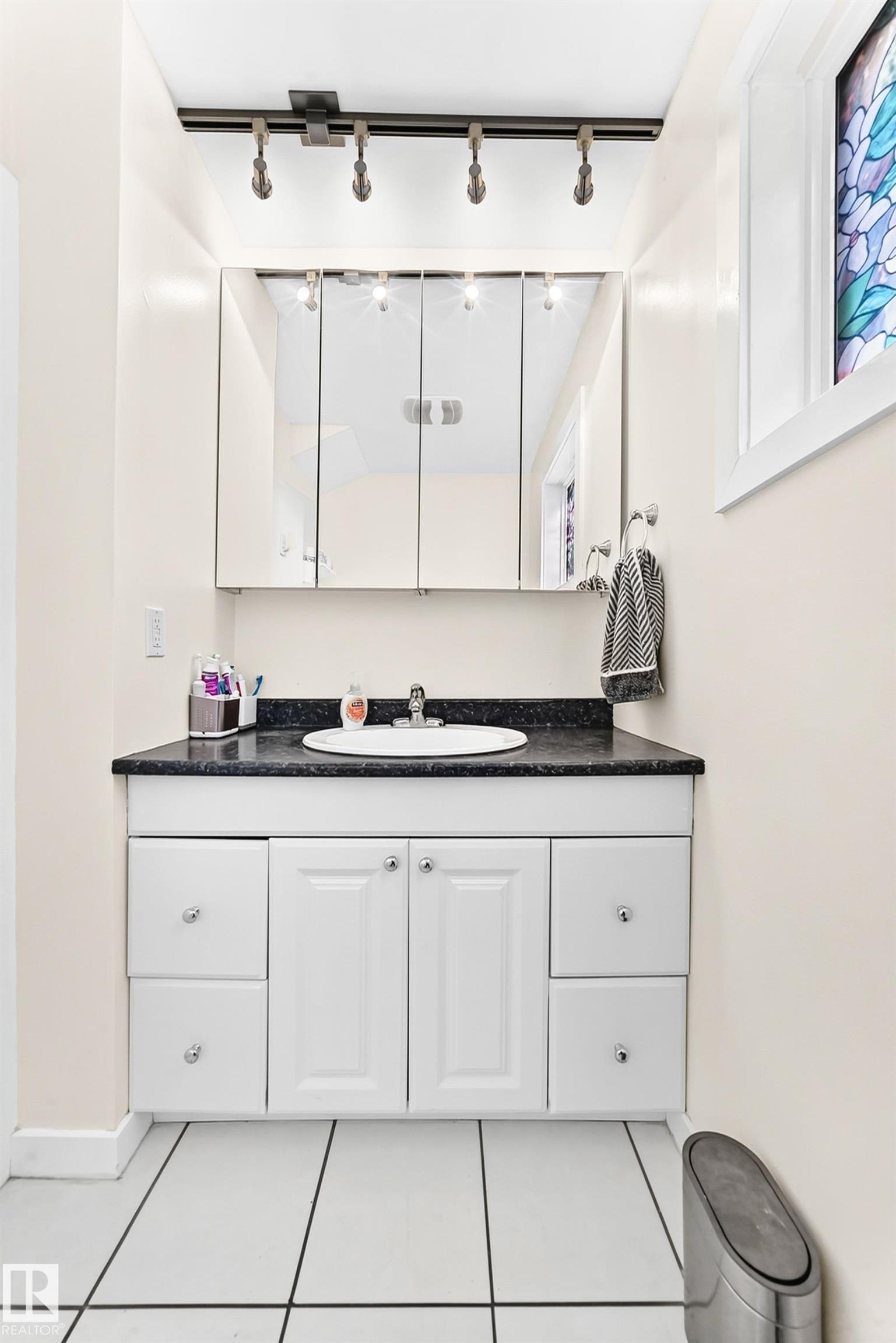 11211 40 Avenue Nw, Edmonton, AB