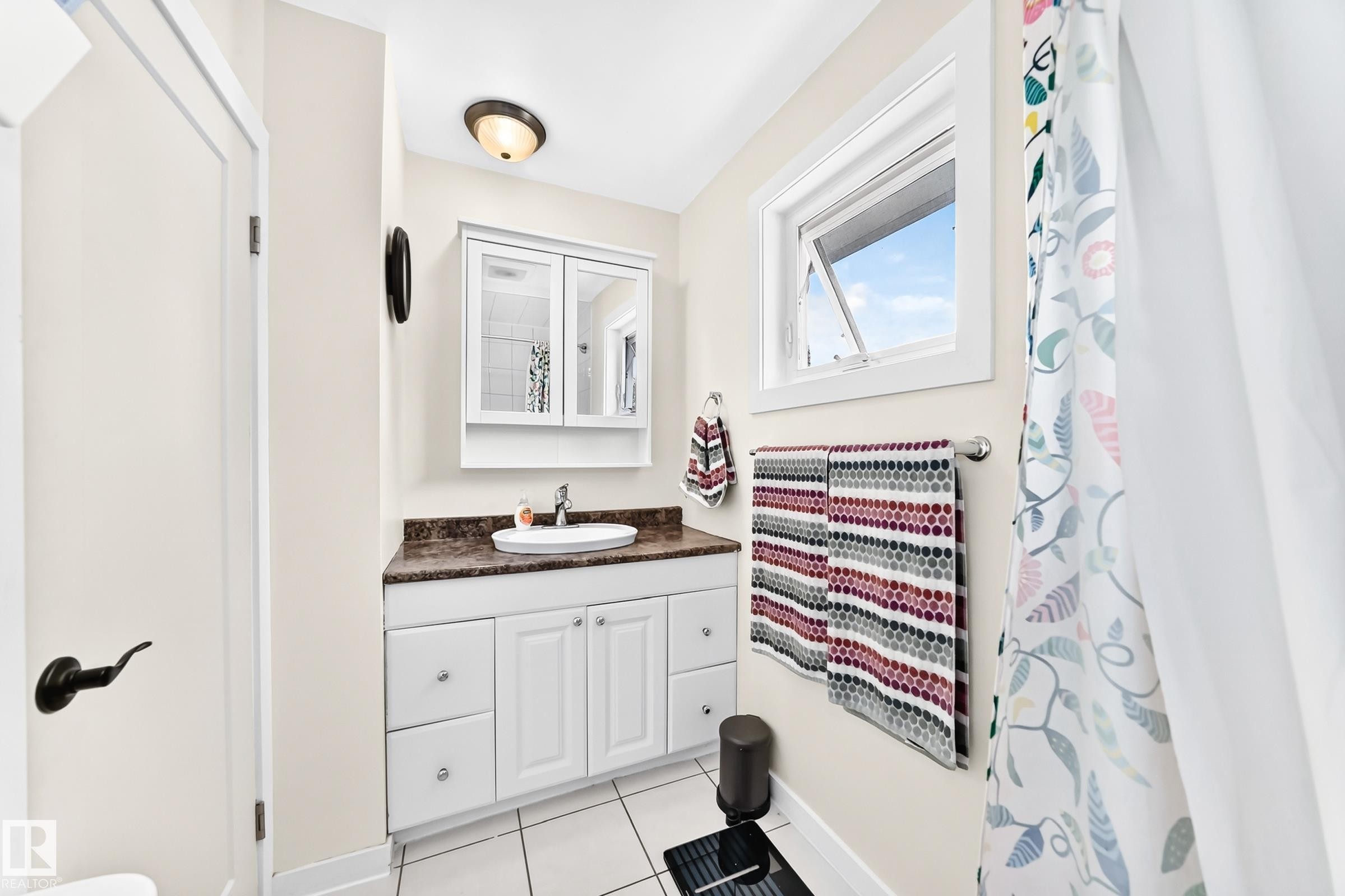 11211 40 Avenue Nw, Edmonton, AB