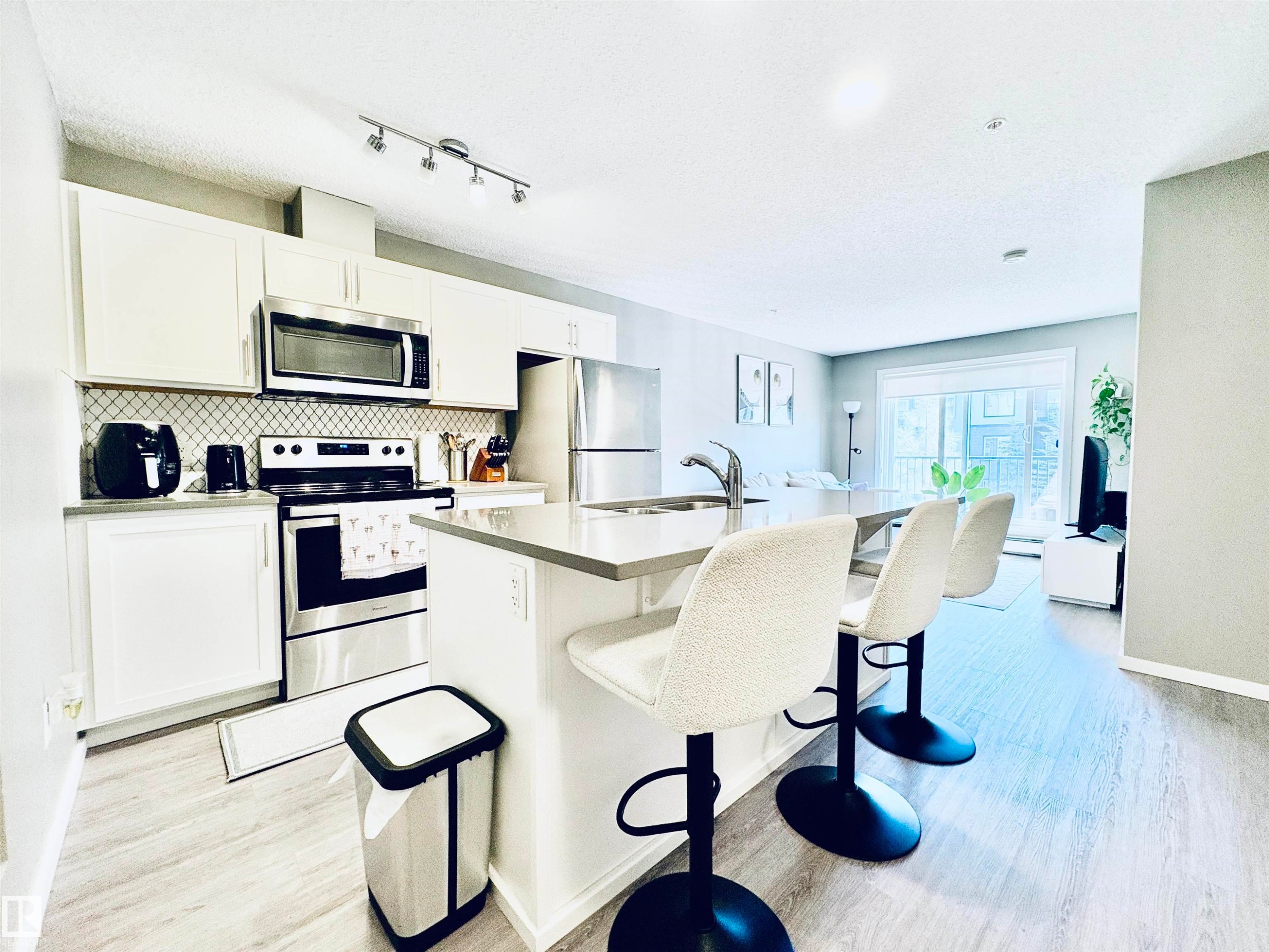 #203 394 Windermere Rd Nw, Edmonton, AB