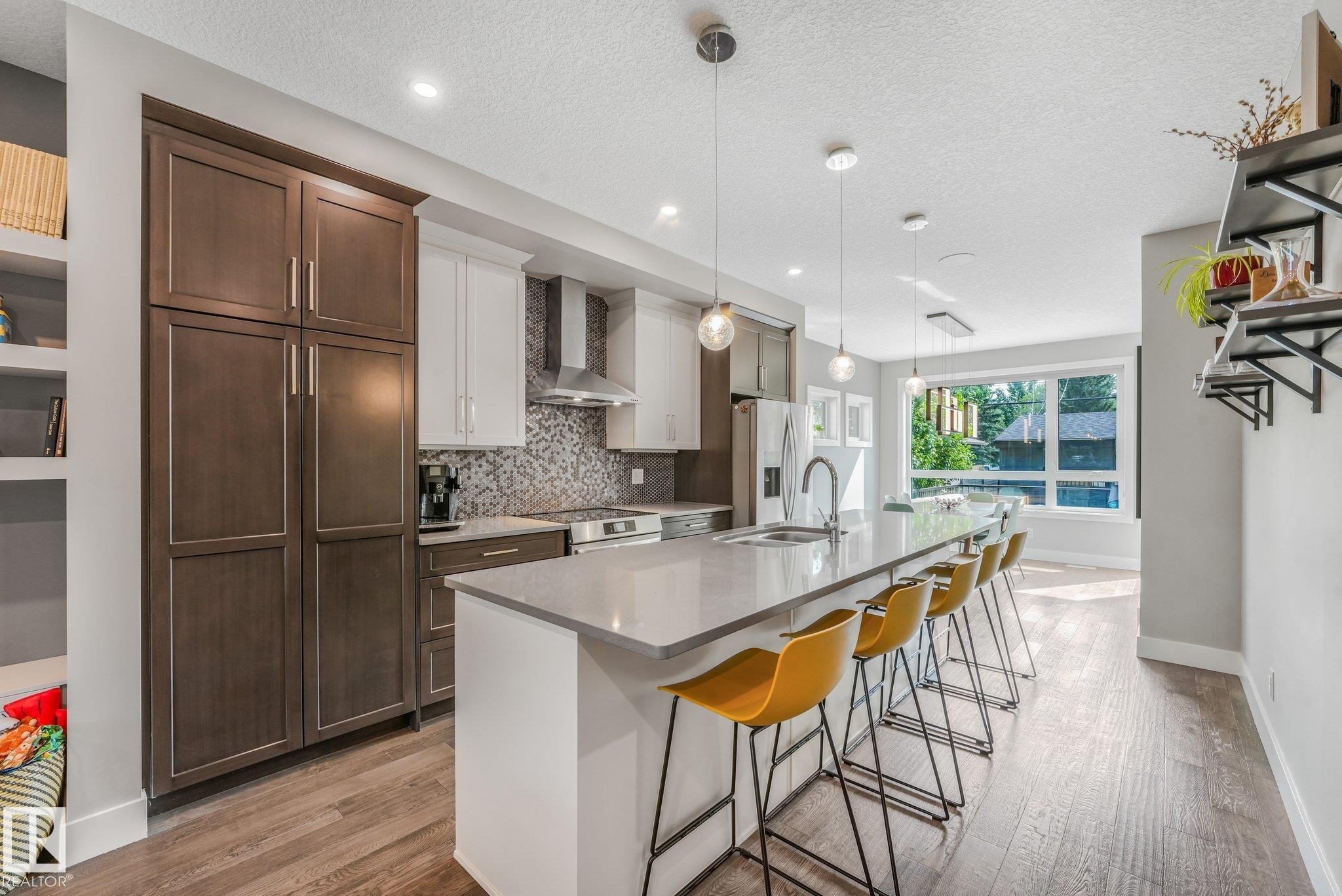 8715 83 Avenue Nw, Edmonton, AB