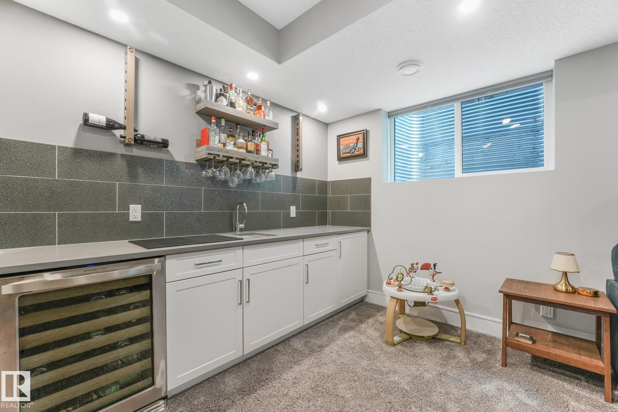8715 83 Avenue Nw, Edmonton, AB