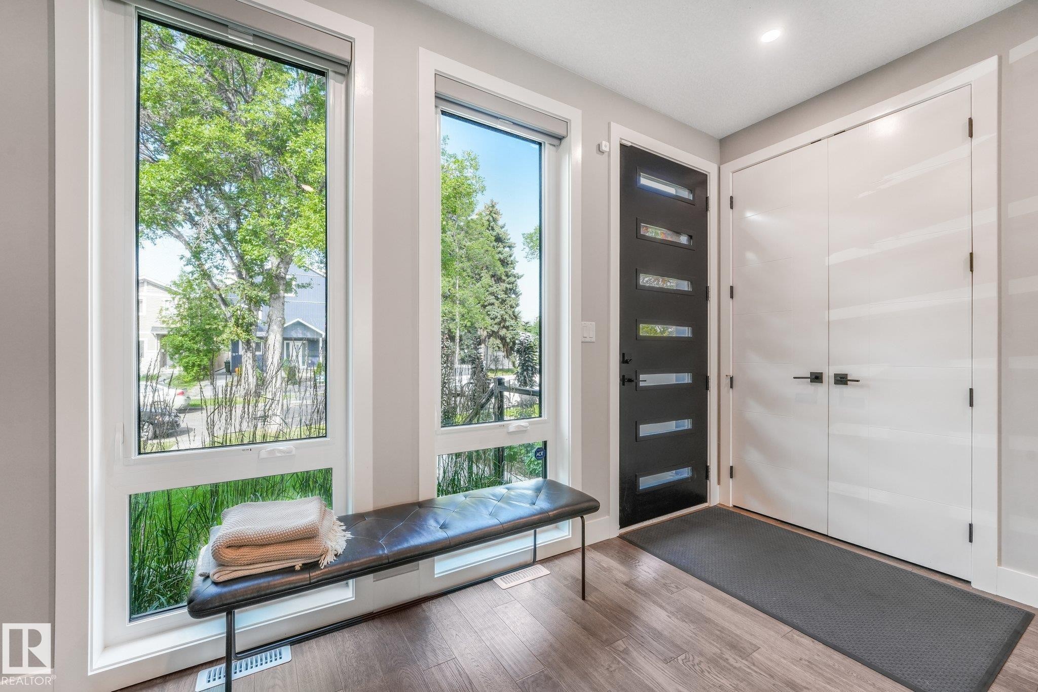 8715 83 Avenue Nw, Edmonton, AB