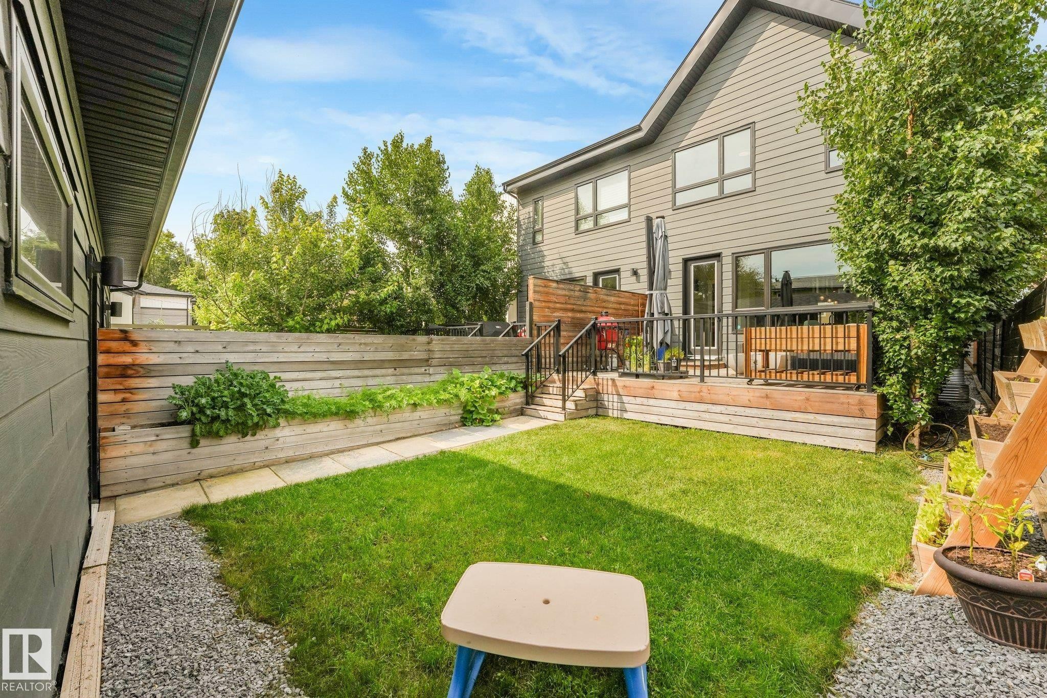 8715 83 Avenue Nw, Edmonton, AB
