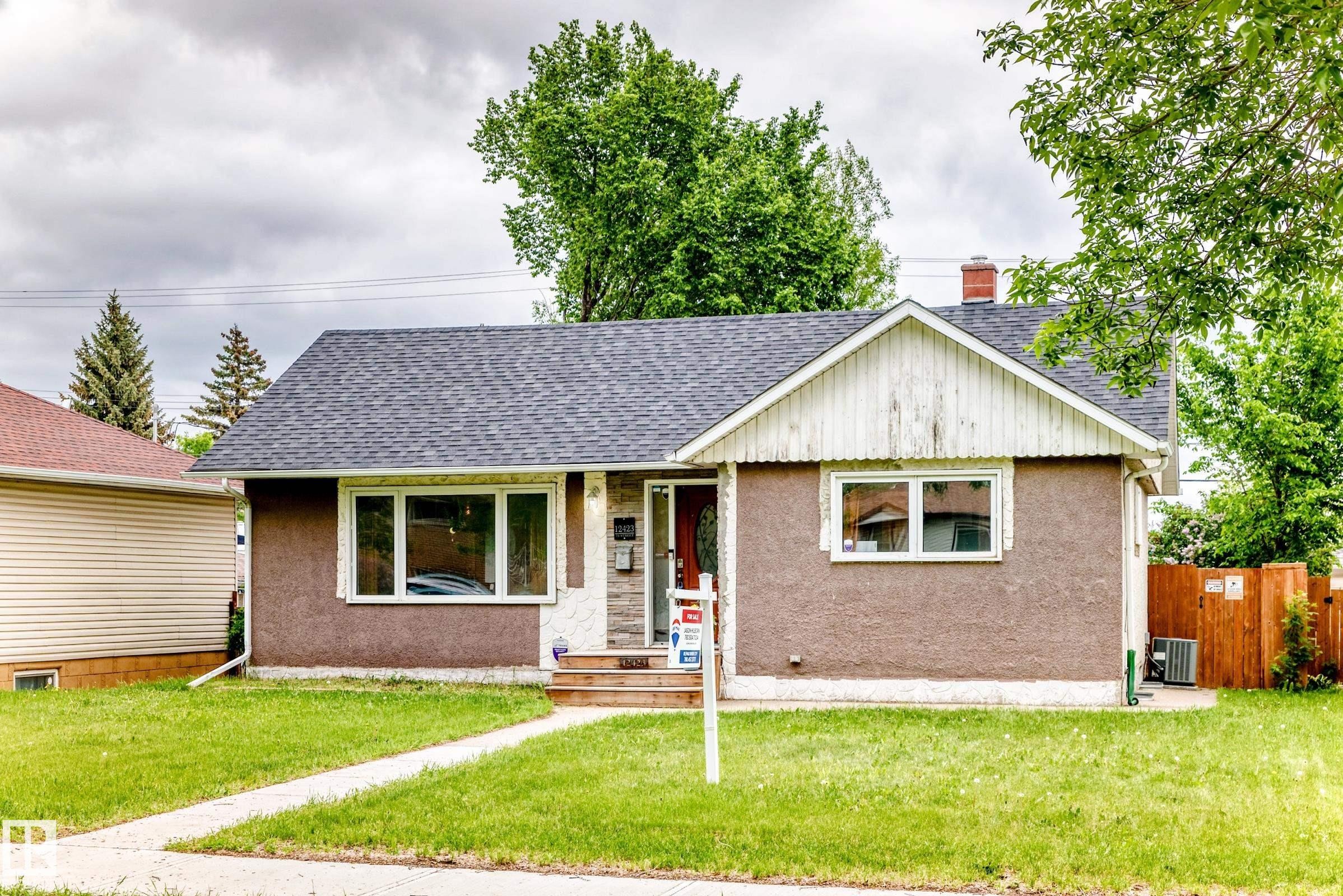 12423 75 Street Nw, Edmonton, AB