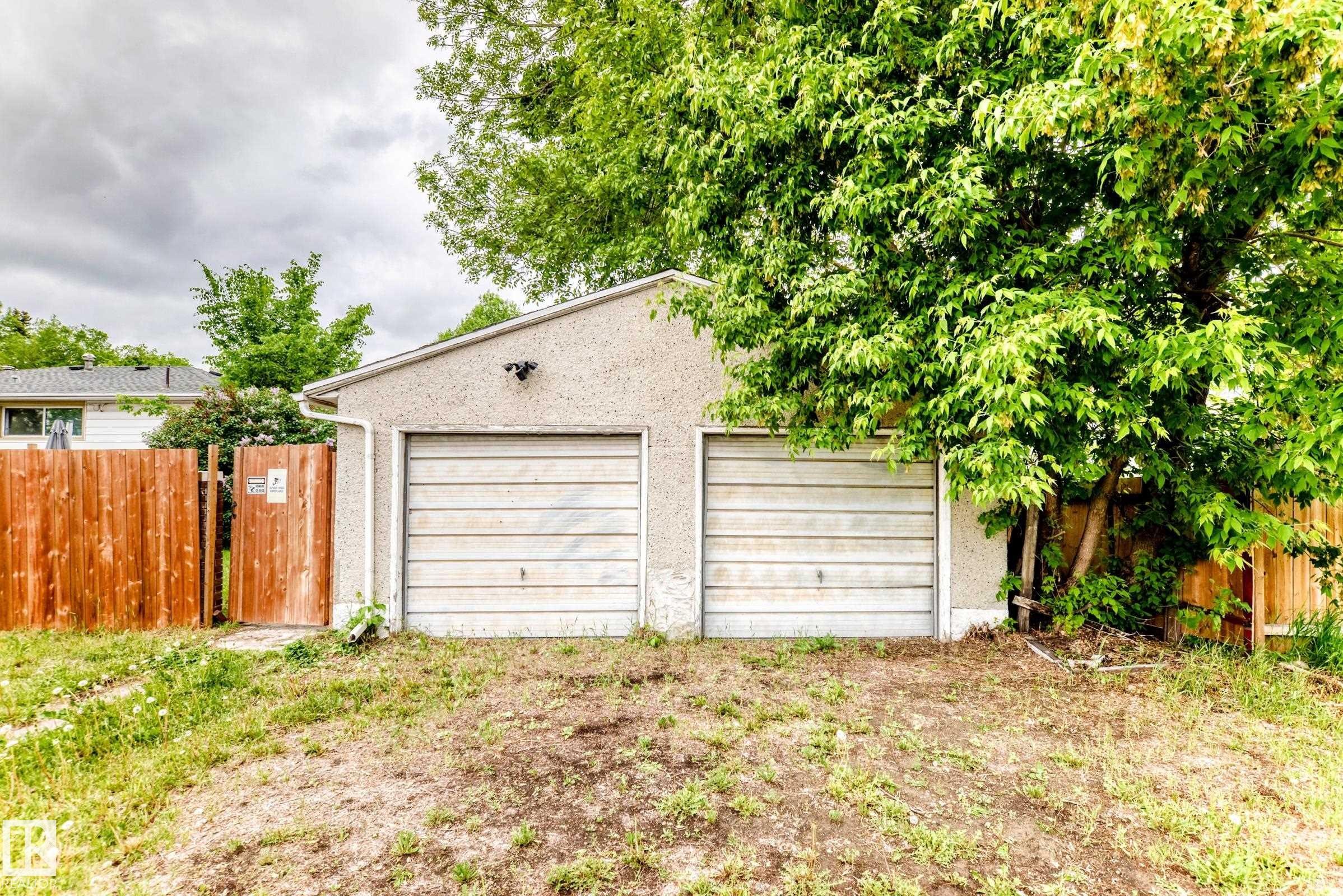 12423 75 Street Nw, Edmonton, AB