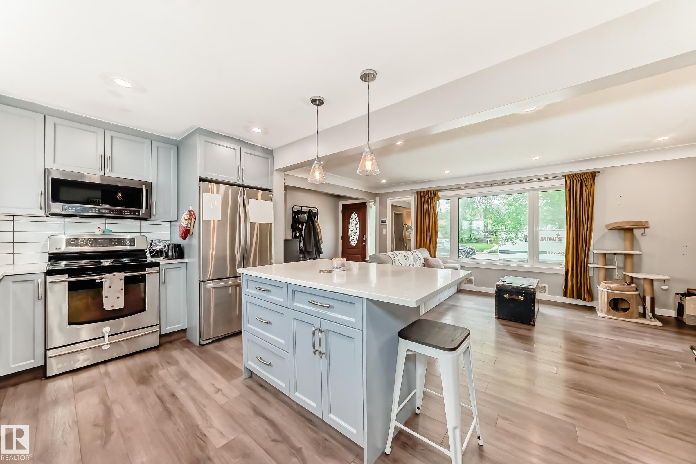 12423 75 Street Nw, Edmonton, AB