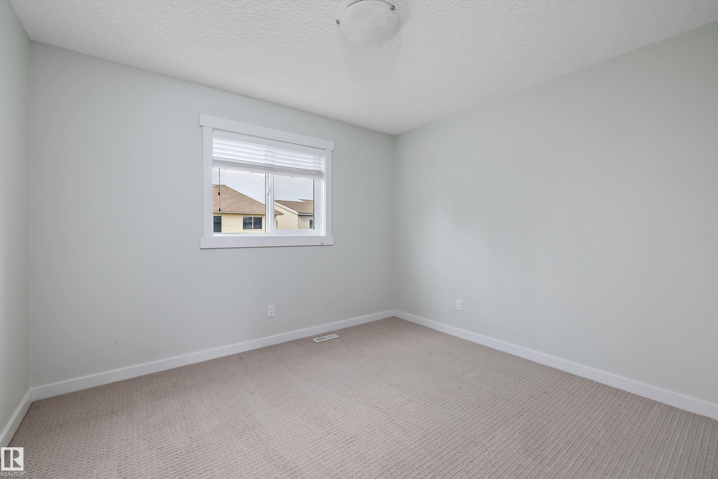 3911 Claxton Loop Sw, Edmonton, AB
