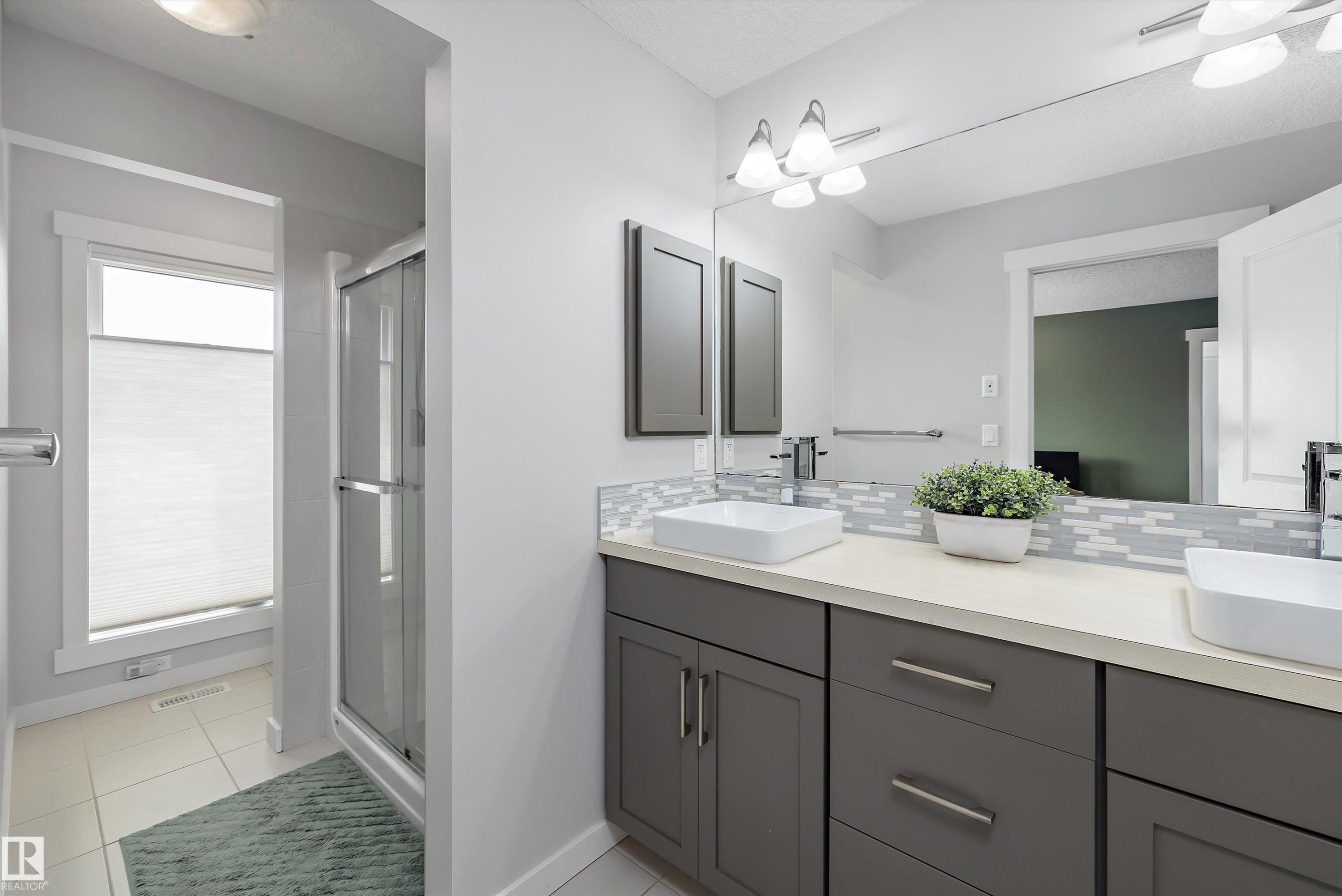 3911 Claxton Loop Sw, Edmonton, AB