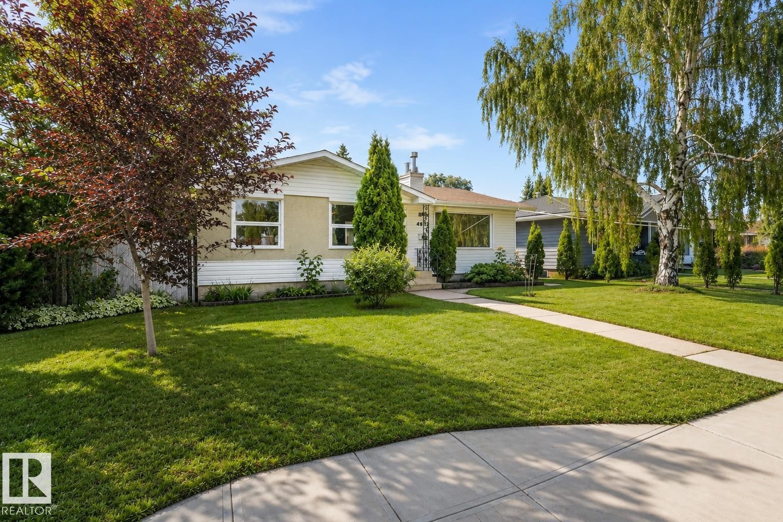 4812 Malmo Road Nw, Edmonton, AB - Outdoor With Facade
