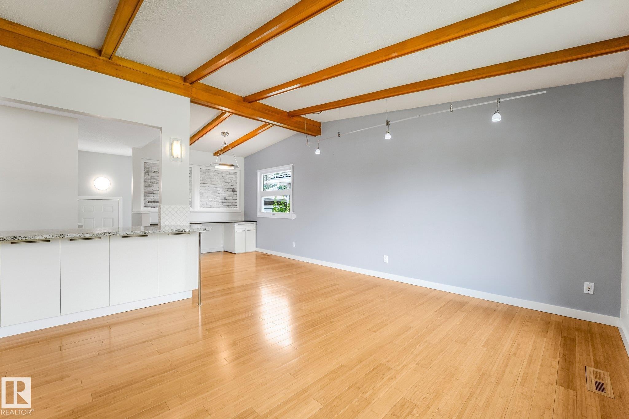 4812 Malmo Road Nw, Edmonton, AB - Indoor Photo Showing Other Room