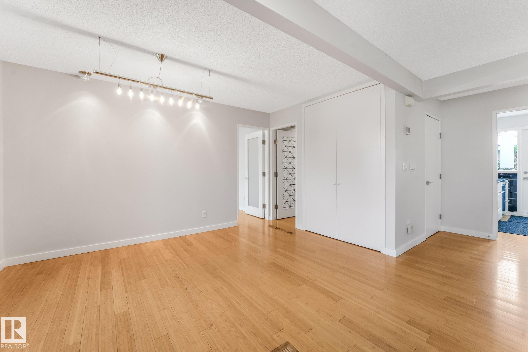 4812 Malmo Road Nw, Edmonton, AB - Indoor Photo Showing Other Room