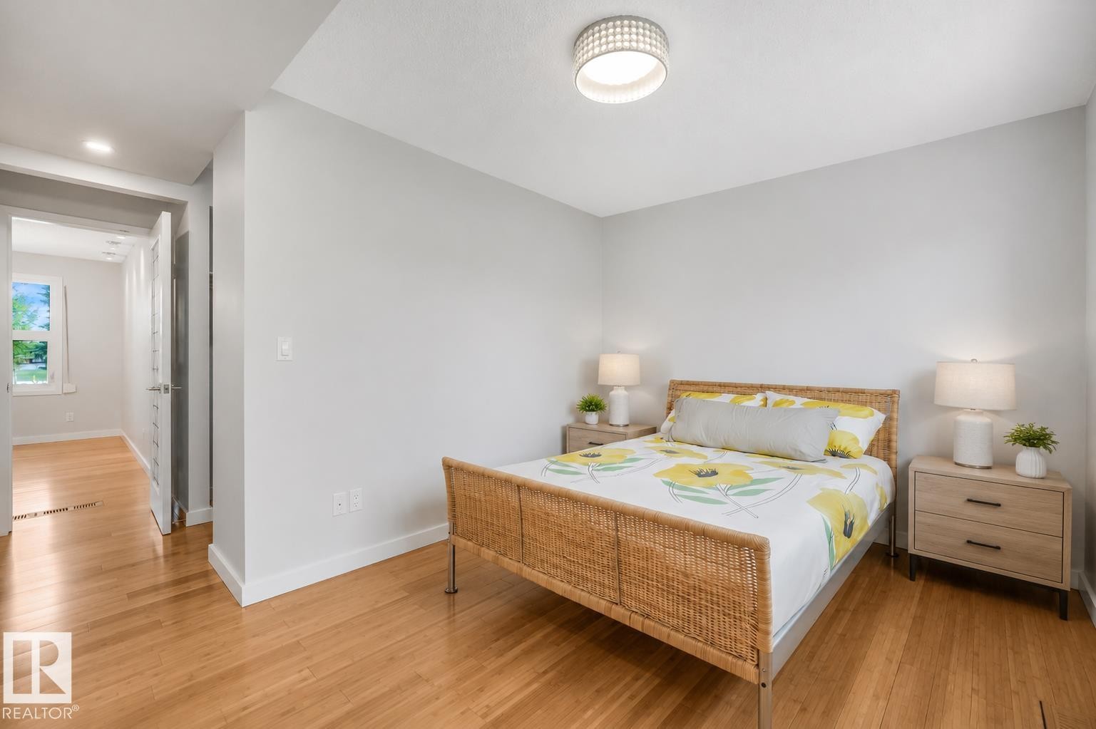4812 Malmo Road Nw, Edmonton, AB - Indoor Photo Showing Bedroom