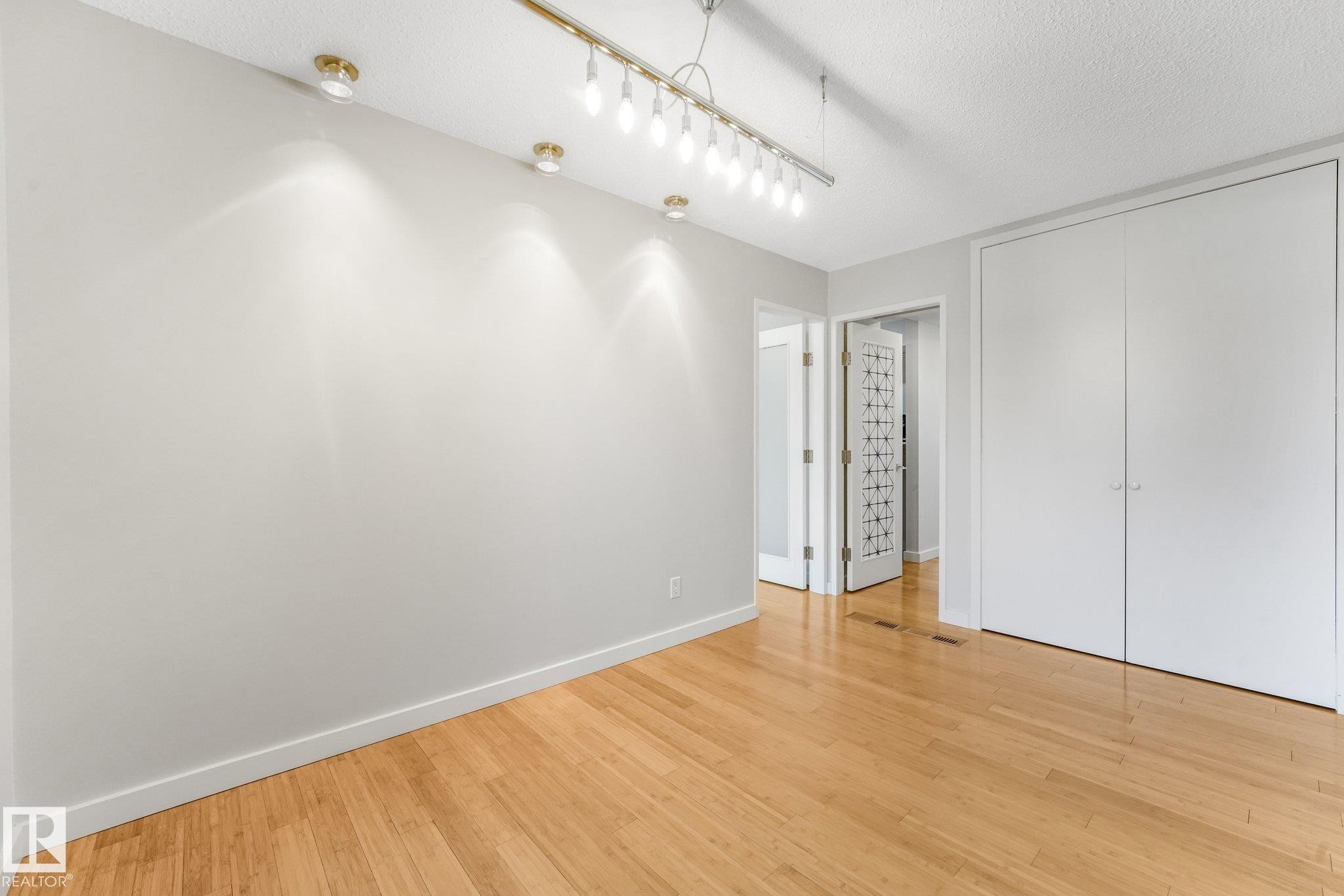 4812 Malmo Road Nw, Edmonton, AB - Indoor Photo Showing Other Room