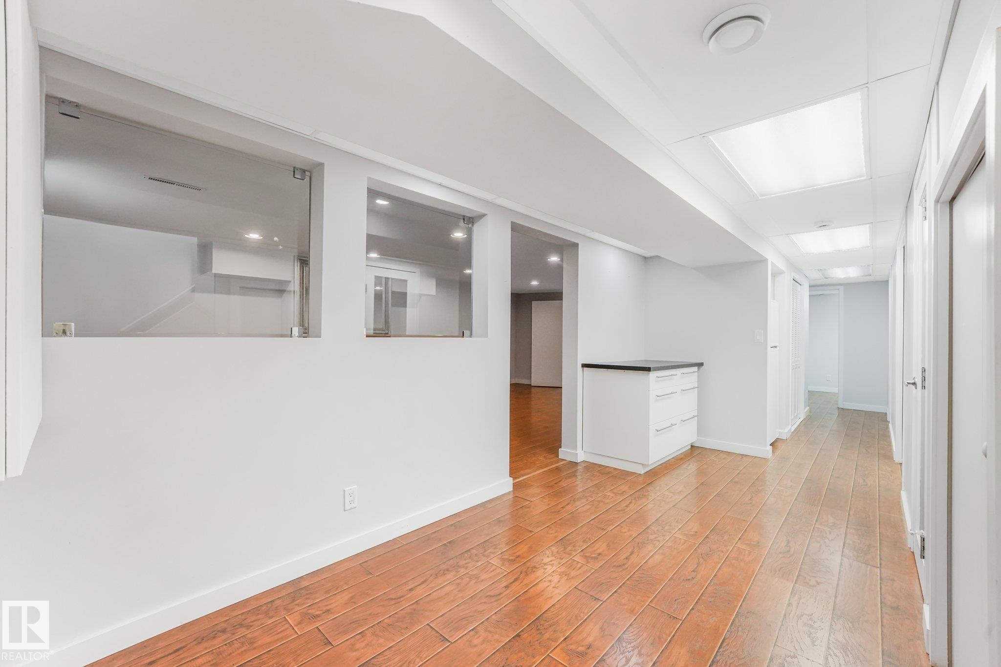 4812 Malmo Road Nw, Edmonton, AB - Indoor Photo Showing Other Room