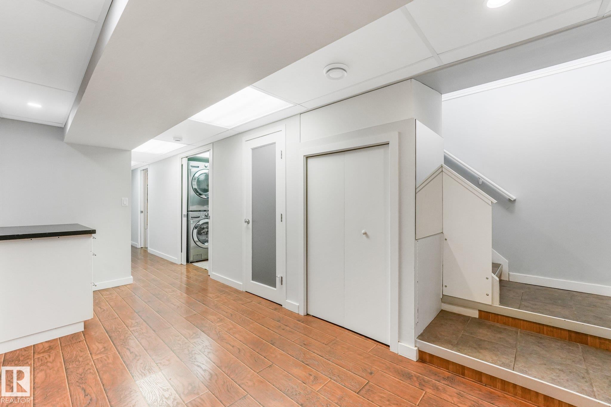 4812 Malmo Road Nw, Edmonton, AB - Indoor Photo Showing Other Room