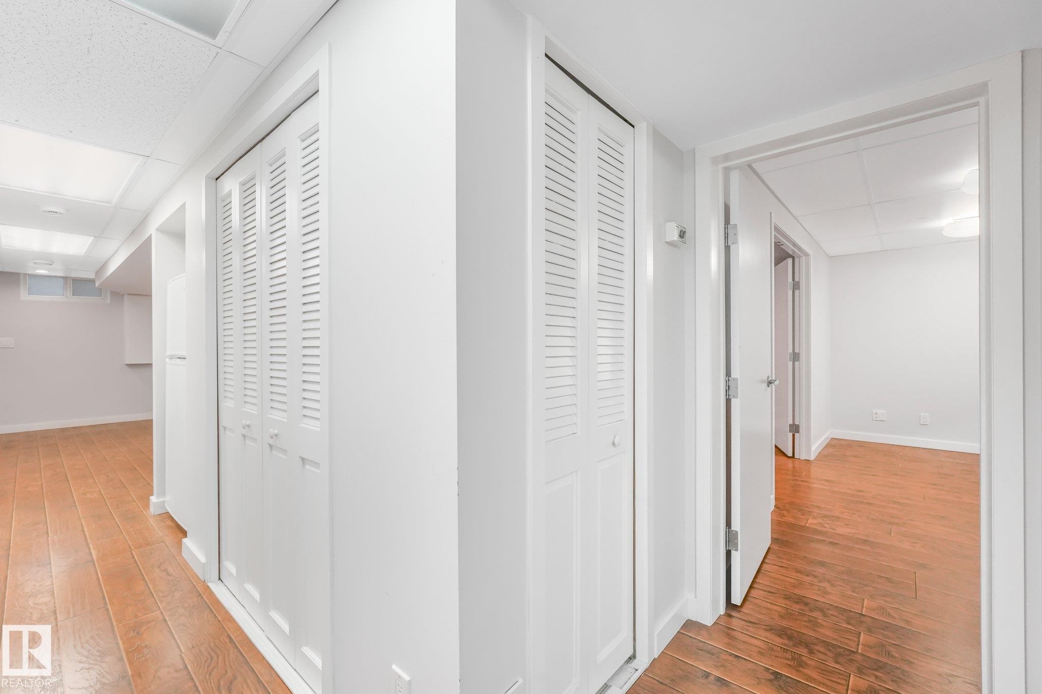 4812 Malmo Road Nw, Edmonton, AB - Indoor Photo Showing Other Room