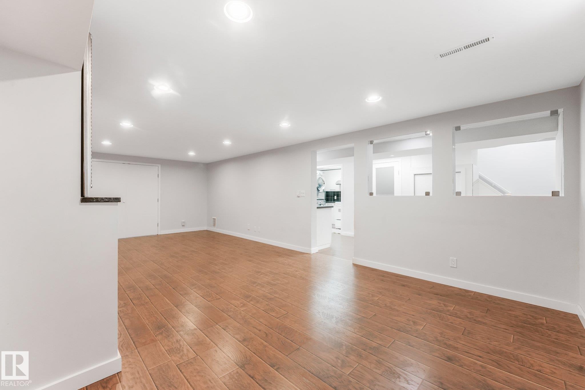 4812 Malmo Road Nw, Edmonton, AB - Indoor Photo Showing Other Room