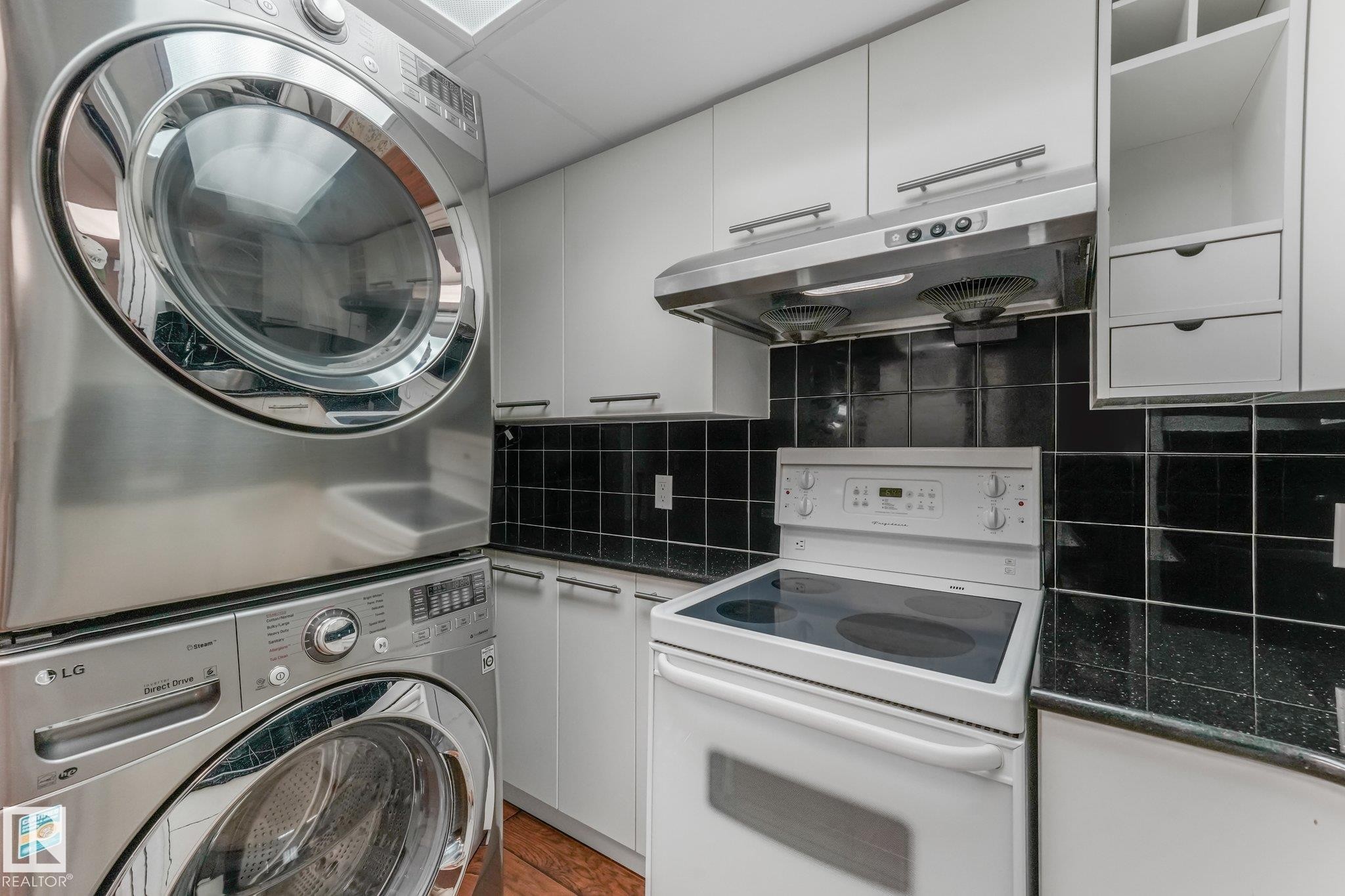 4812 Malmo Road Nw, Edmonton, AB - Indoor Photo Showing Laundry Room