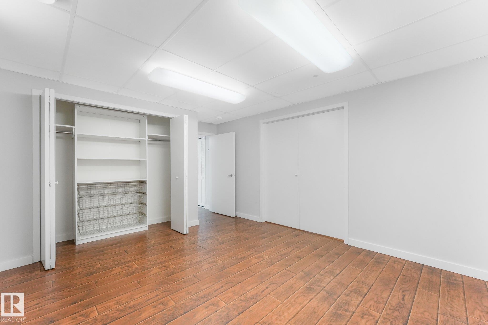 4812 Malmo Road Nw, Edmonton, AB - Indoor Photo Showing Other Room