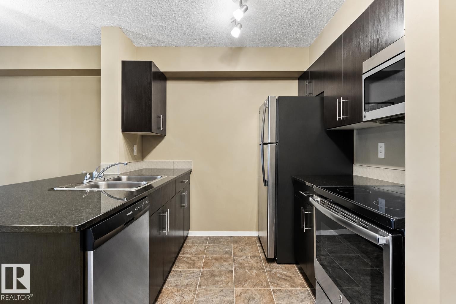 #208 18122 77 St Nw, Edmonton, AB