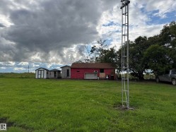 555022 RGE RD 152  Rural Two Hills County, AB T0B 4K0