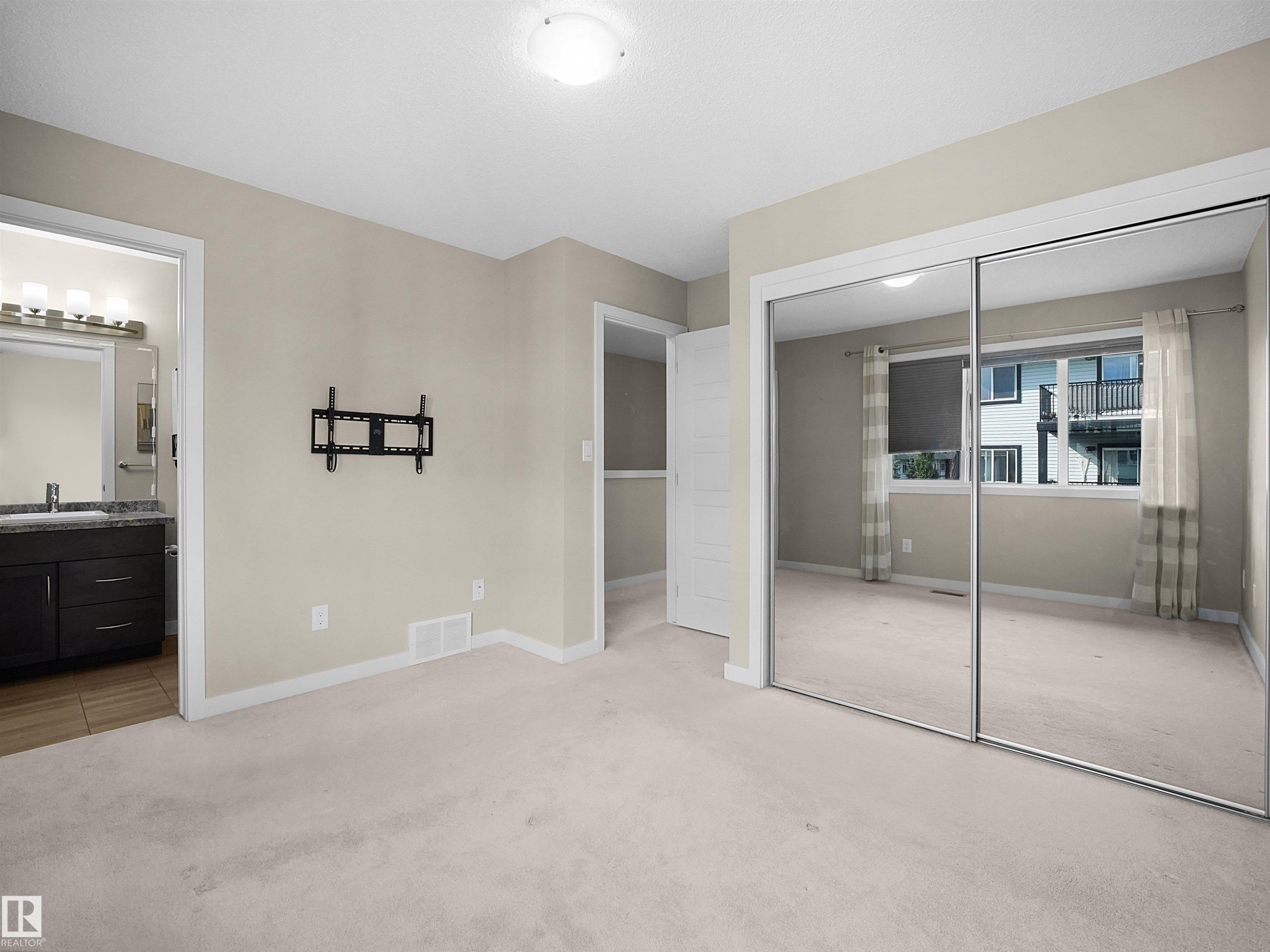 3346 15A Avenue Nw, Edmonton, AB