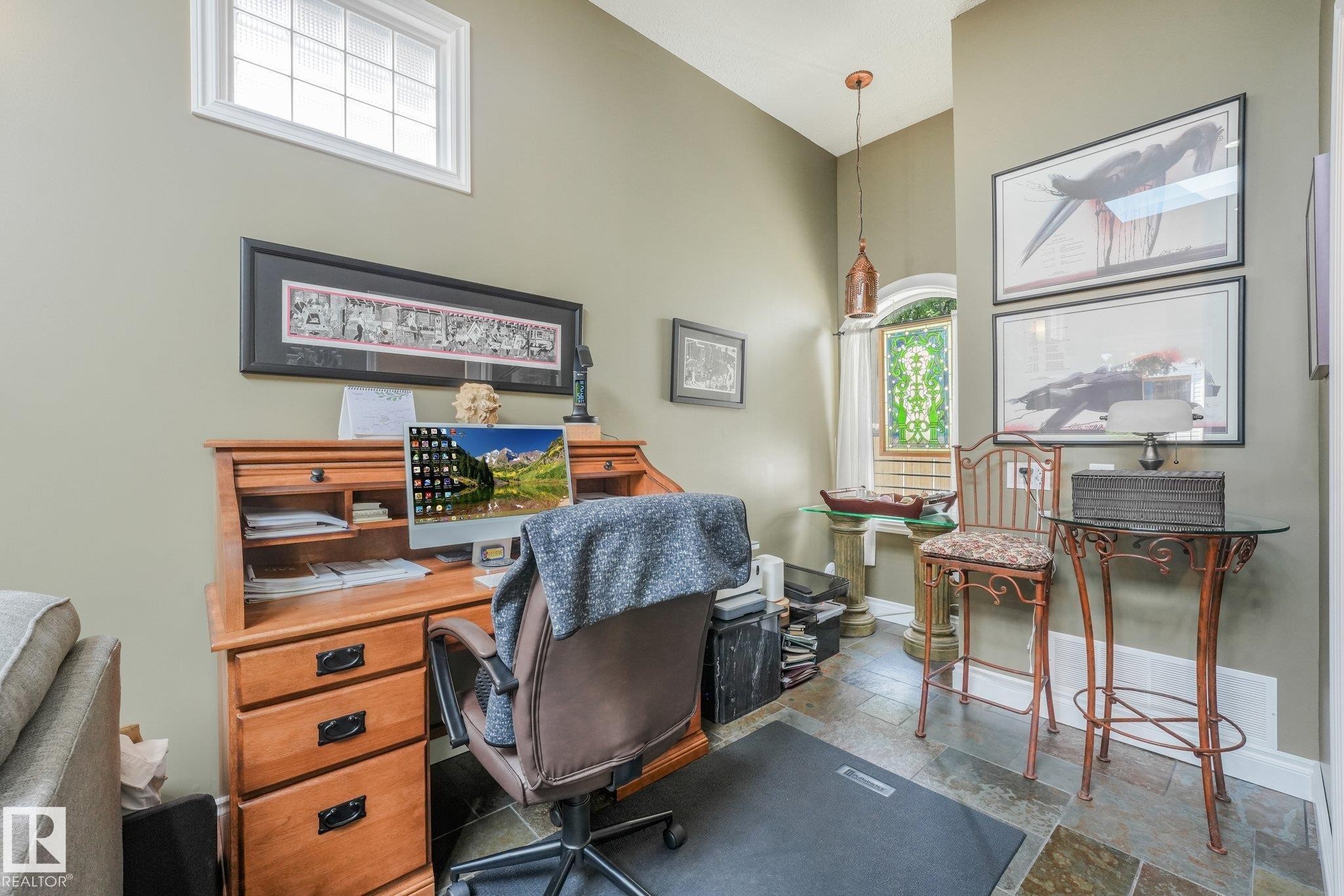 Vaulted ceiling, transom window, arched window, slate-finish flooring, and a built-in wood-finish desk - 10531 137 Street Nw, Edmonton, AB