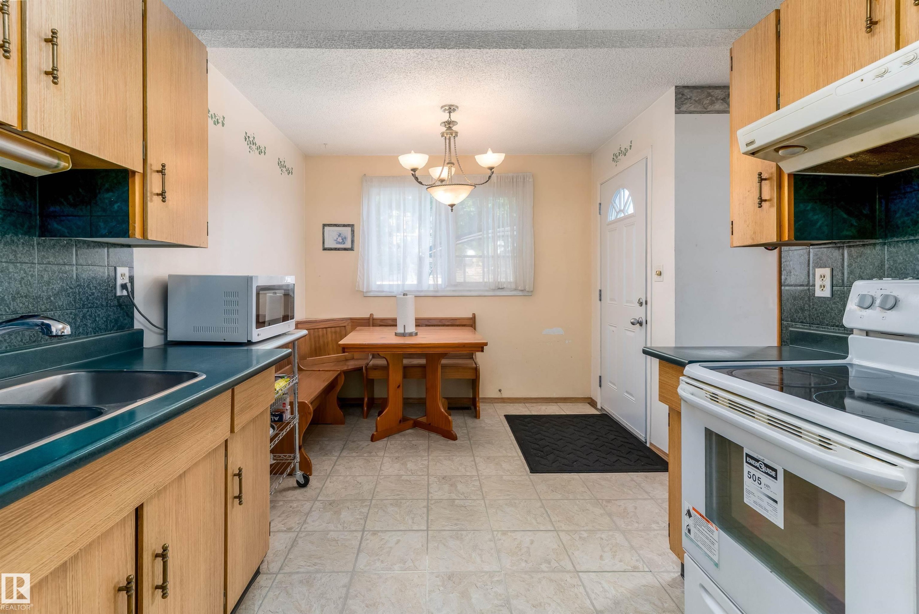 14737 25 Street Nw, Edmonton, AB