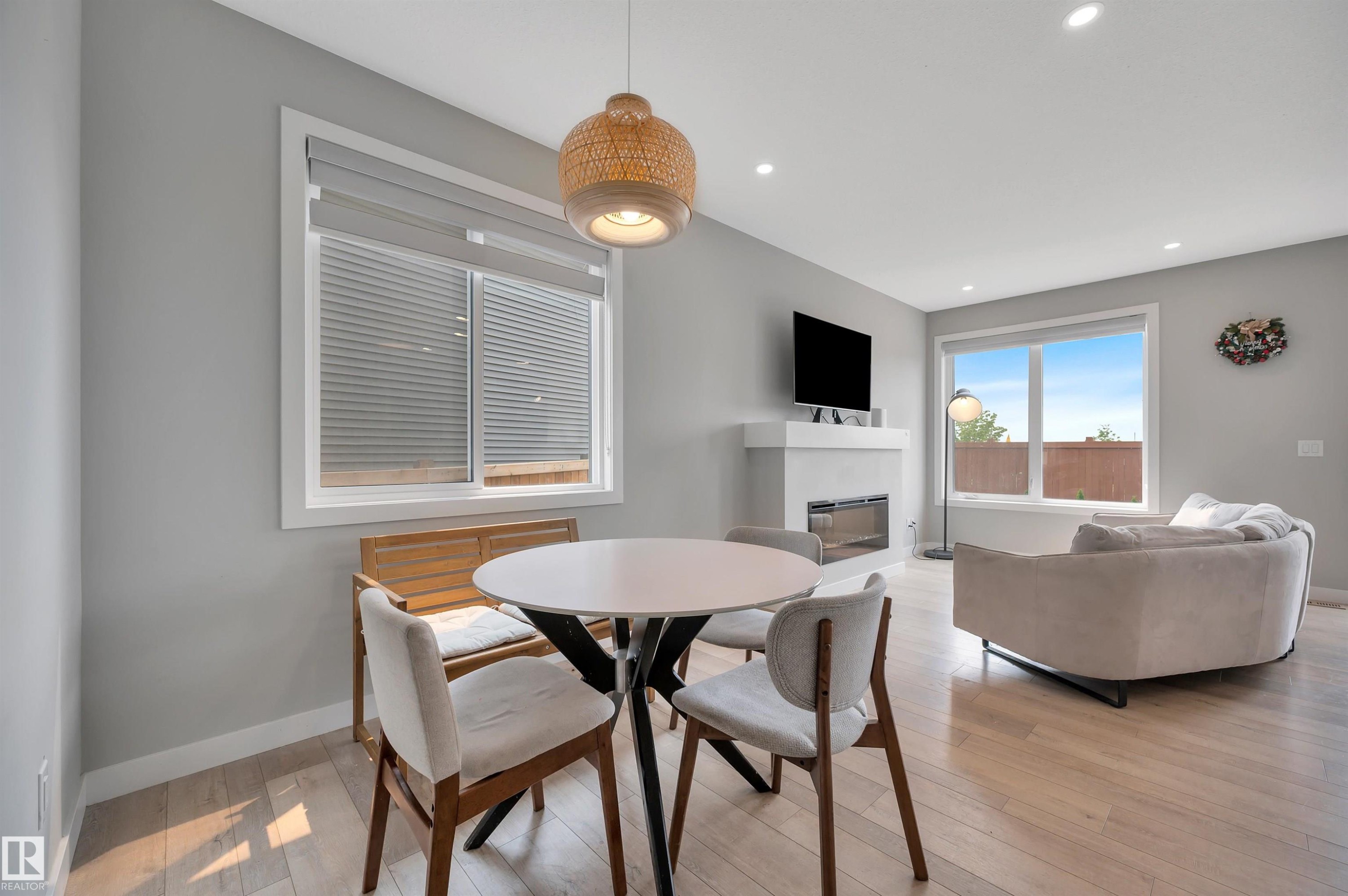 20007 15 Avenue Nw, Edmonton, AB