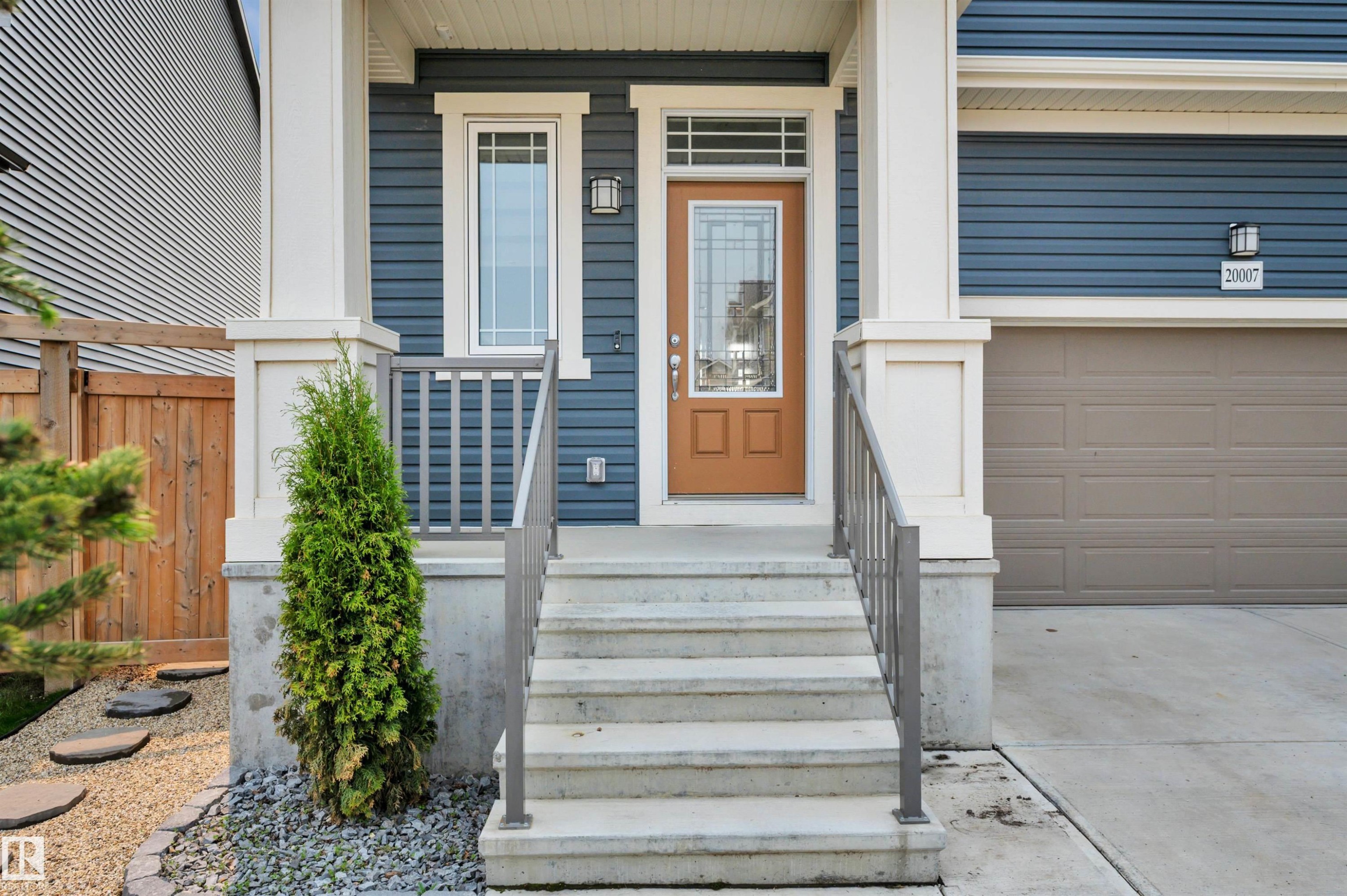 20007 15 Avenue Nw, Edmonton, AB