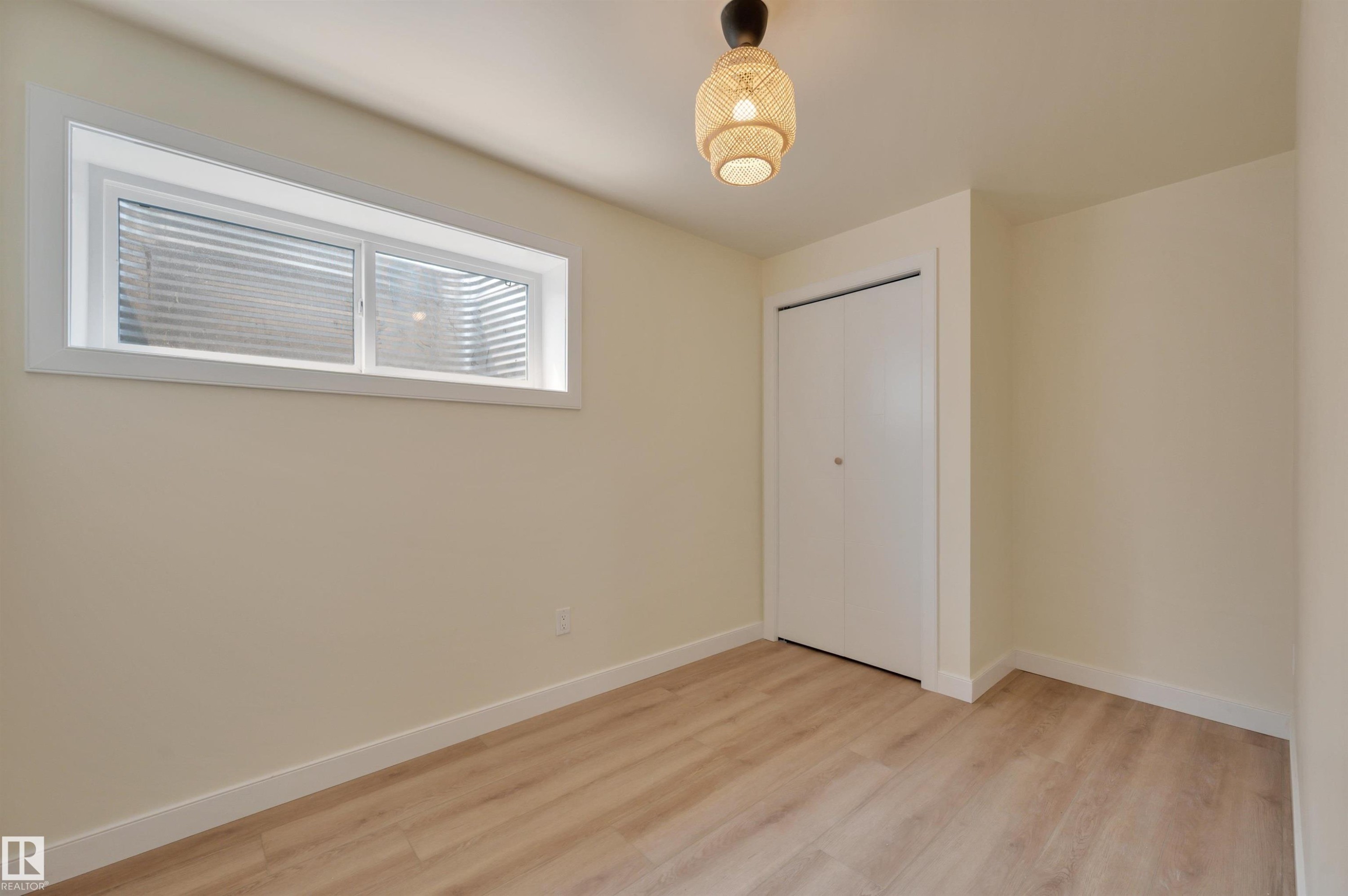 20007 15 Avenue Nw, Edmonton, AB