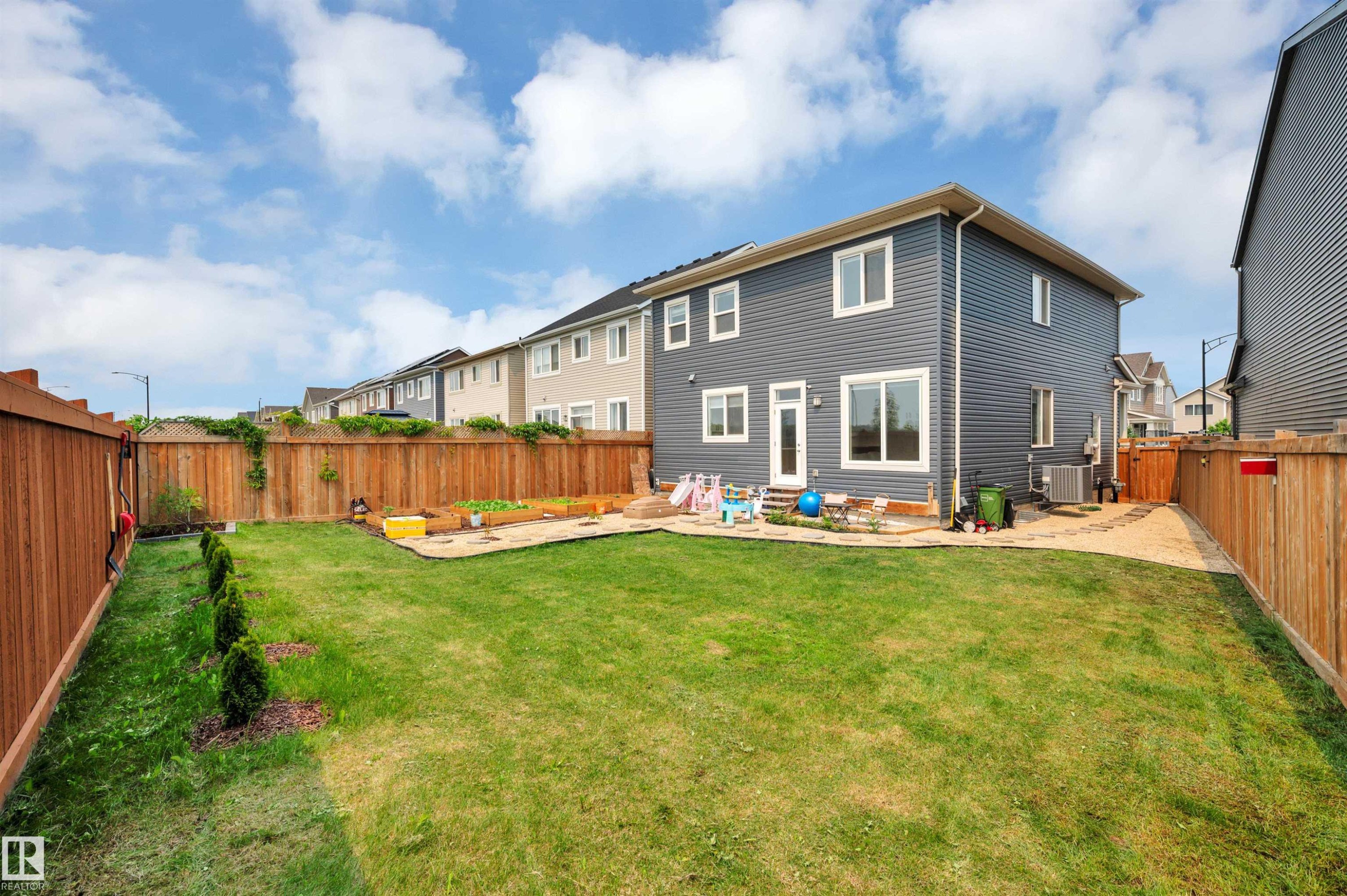 20007 15 Avenue Nw, Edmonton, AB