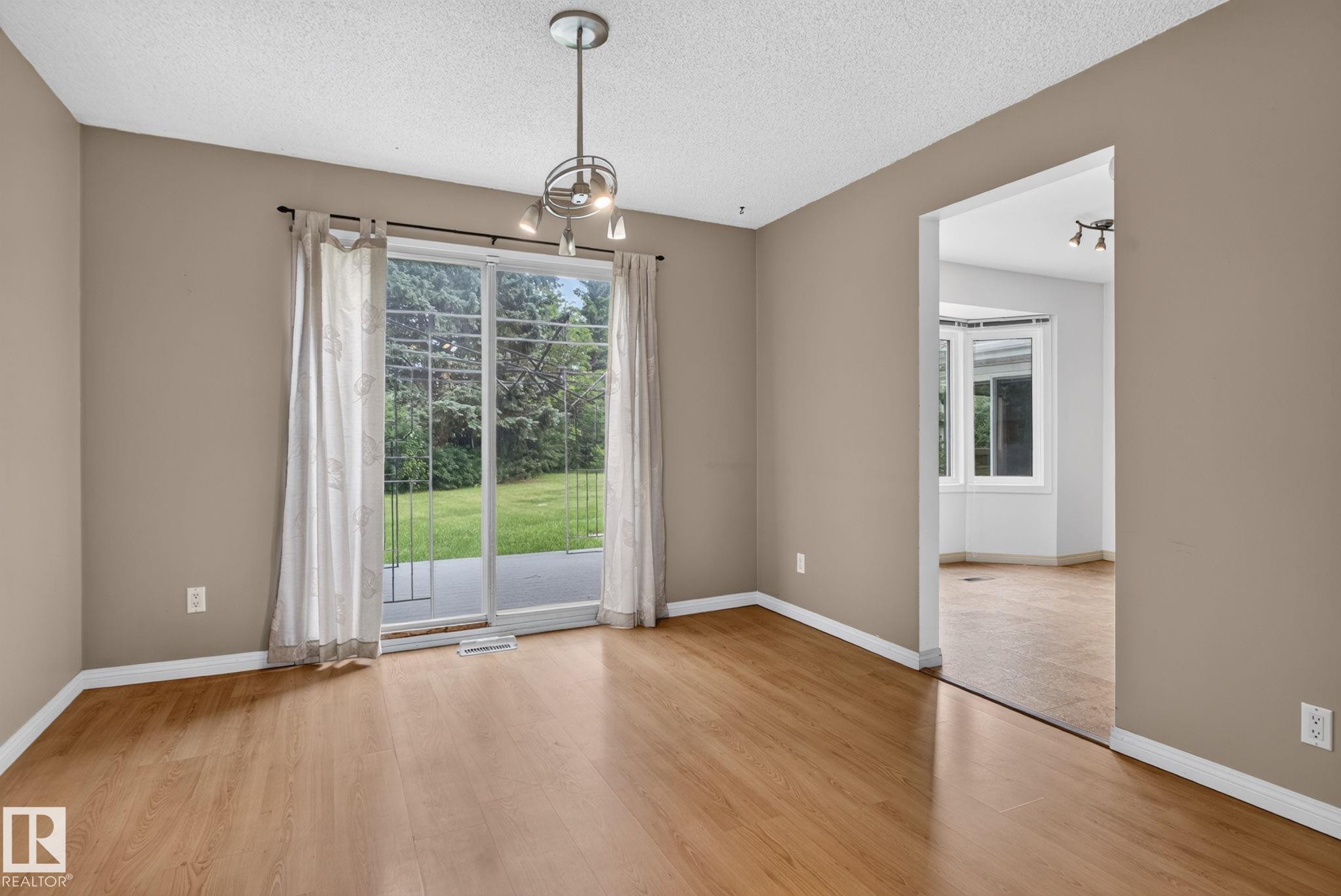 14703 58 Ave Nw, Edmonton, AB